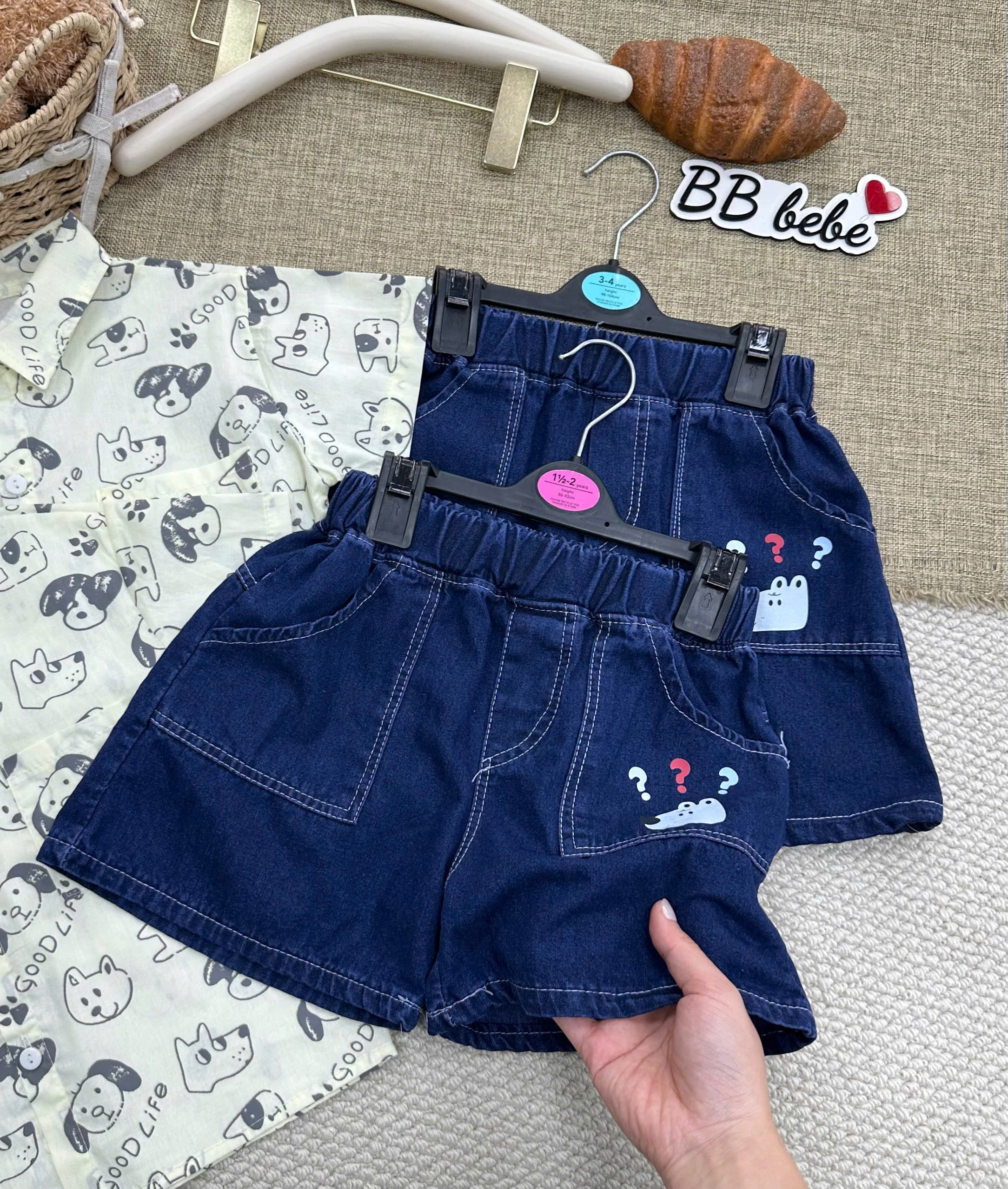 A213 - SET ÁO SƠ MI TRẮNG CHÓ TAI DÀI QUẦN BÒ