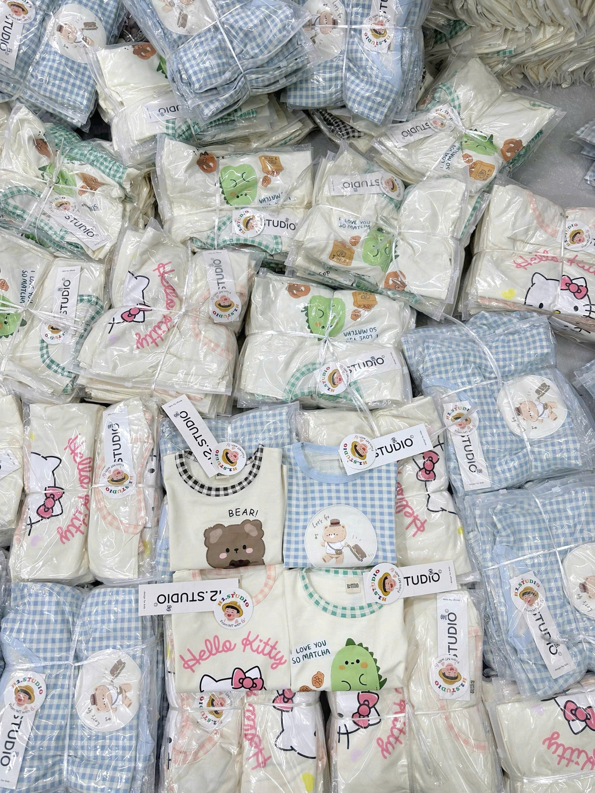 XẢ A230 - SET BỘ ĐỒ NGỦ KITTY GẤU KHỦNG LONG