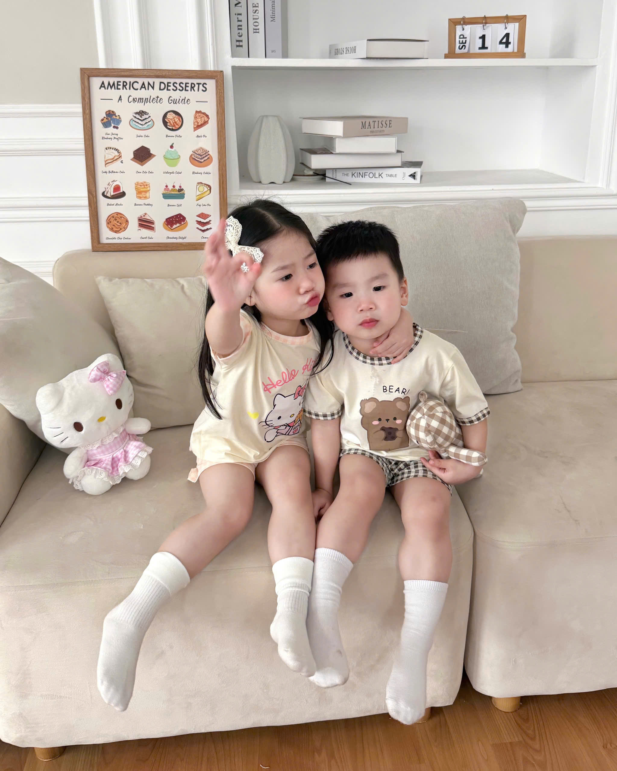 XẢ A230 - SET BỘ ĐỒ NGỦ KITTY GẤU KHỦNG LONG
