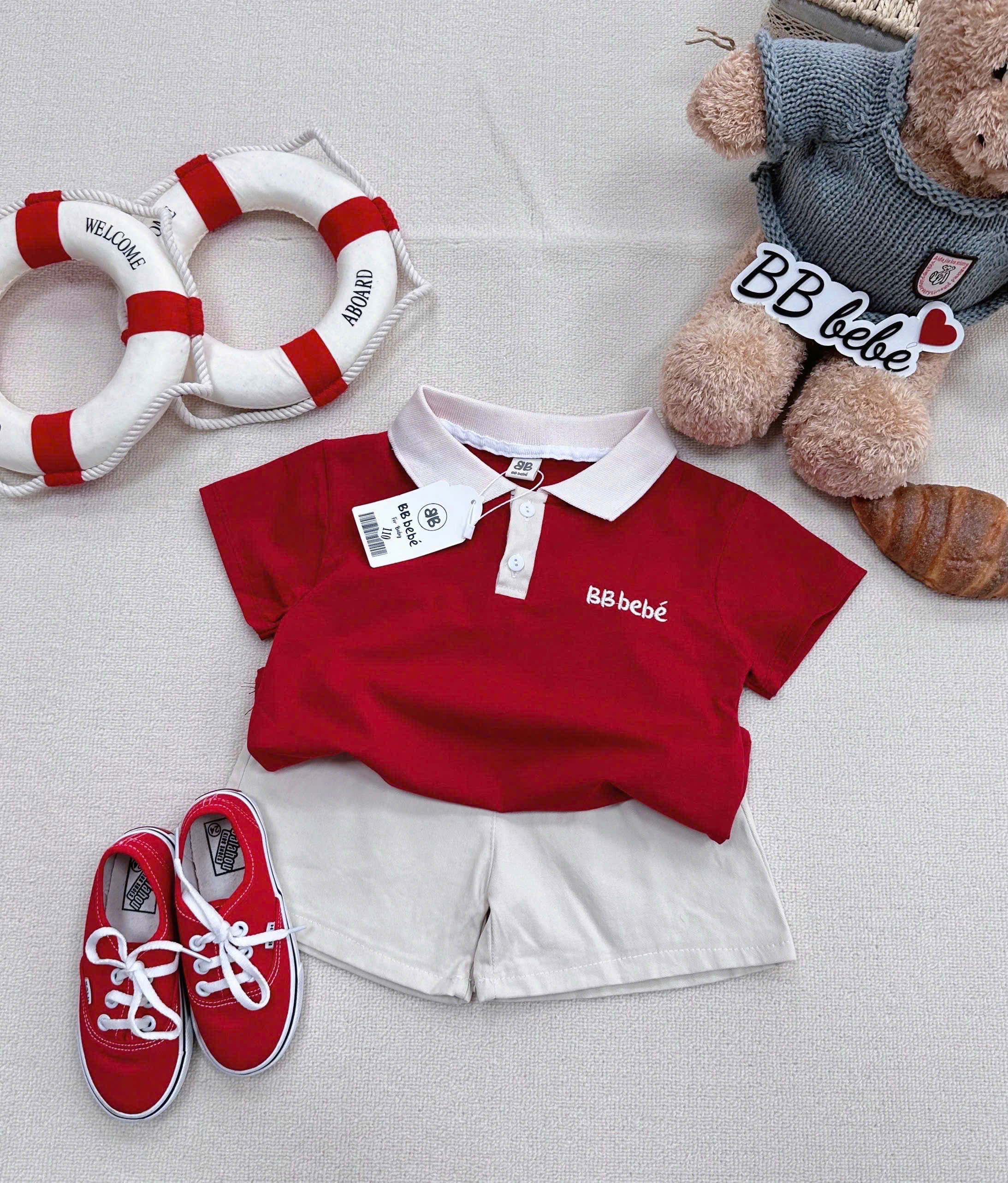 XẢ A292 - SET BỘ ĐỎ BEBE CỔ ĐỨC TRẮNG QUẦN KAKI KÈM MŨ