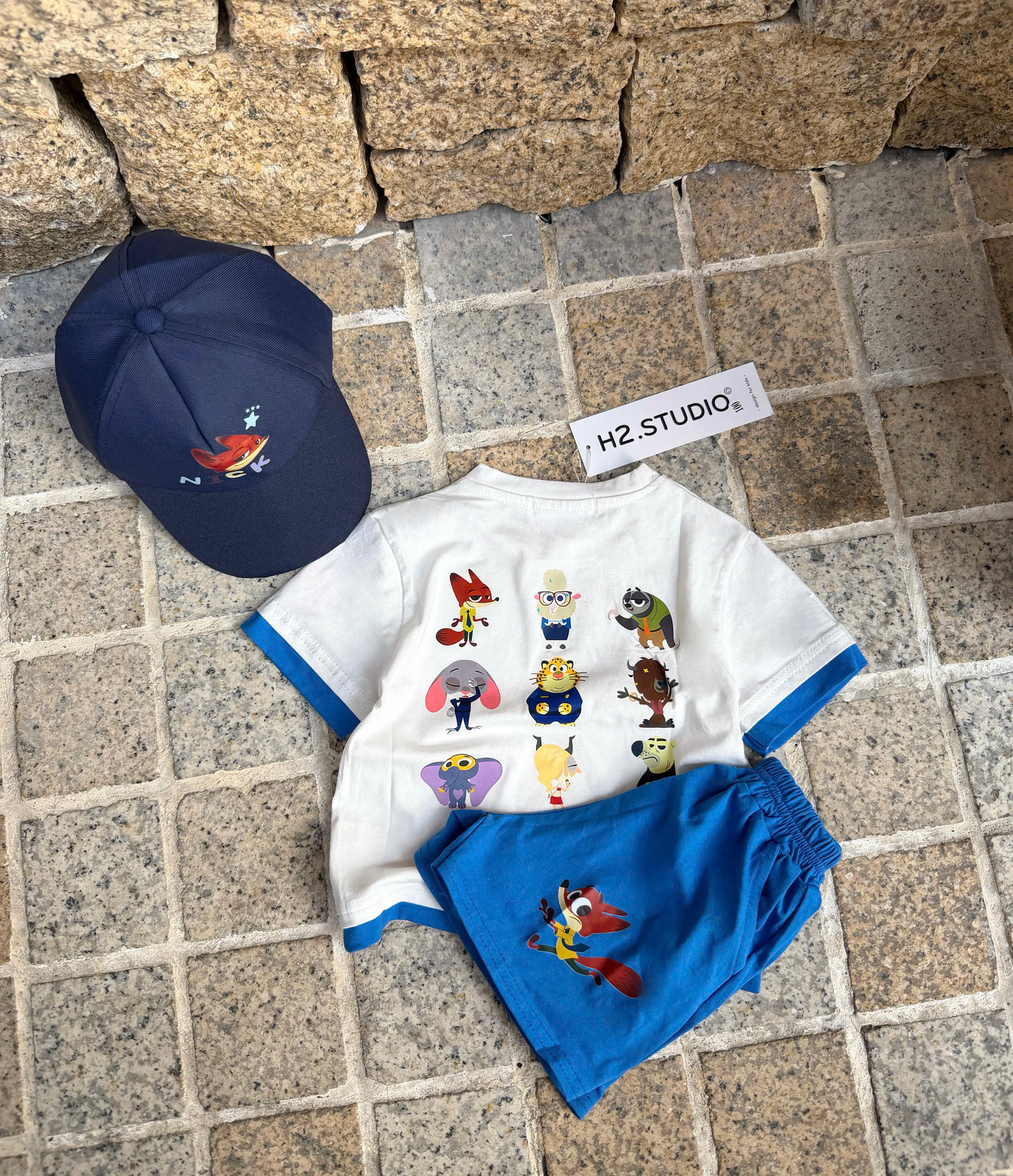 XẢ A373 - SET BỘ CÁO ZOOTOPIA THAN PHỐI TRẮNG KÈM MŨ