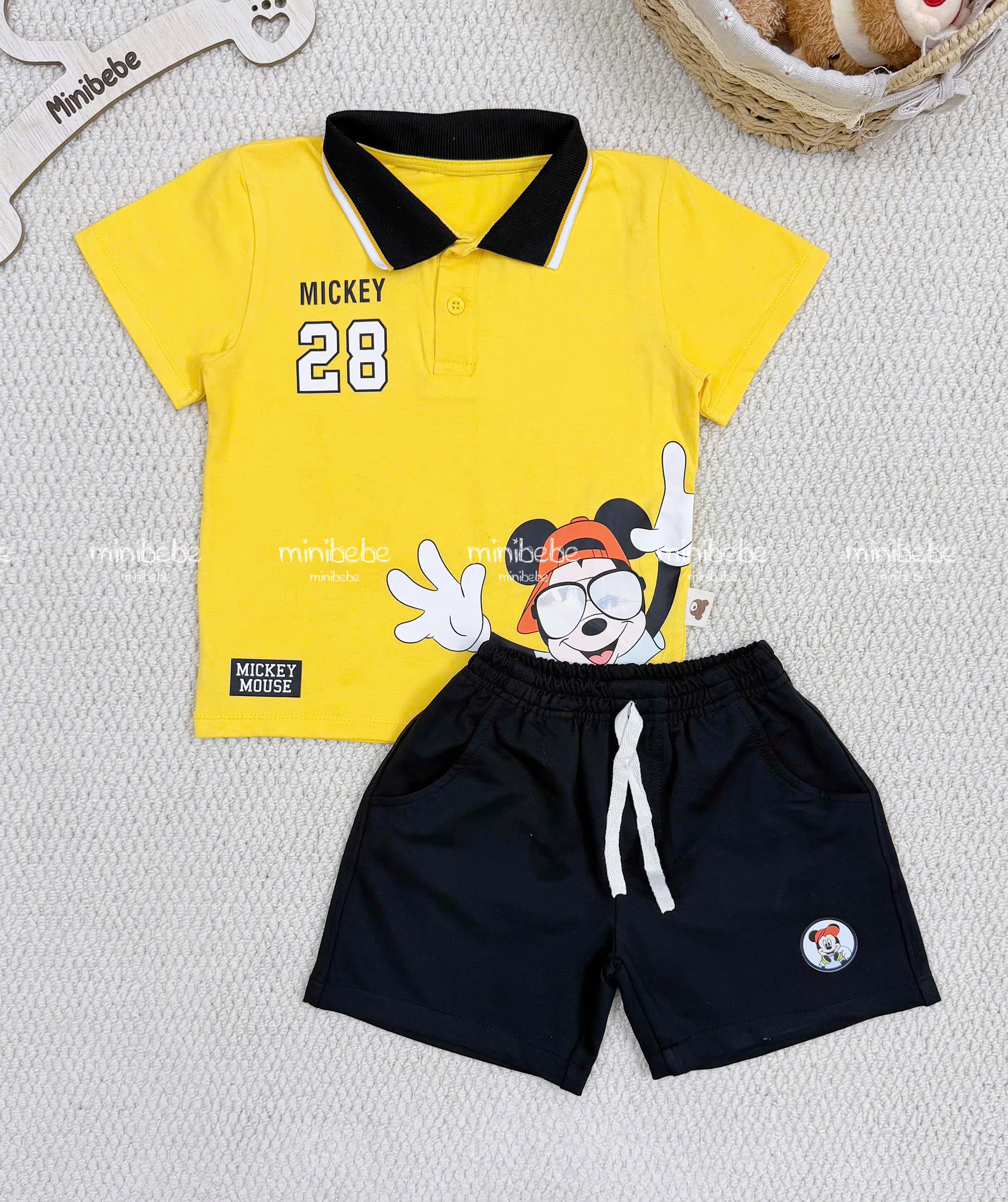 XẢ A379 - SET ÁO CỔ TRỤ MICKY SỐ 28 VÀNG MIX QUẦN DA CÁ