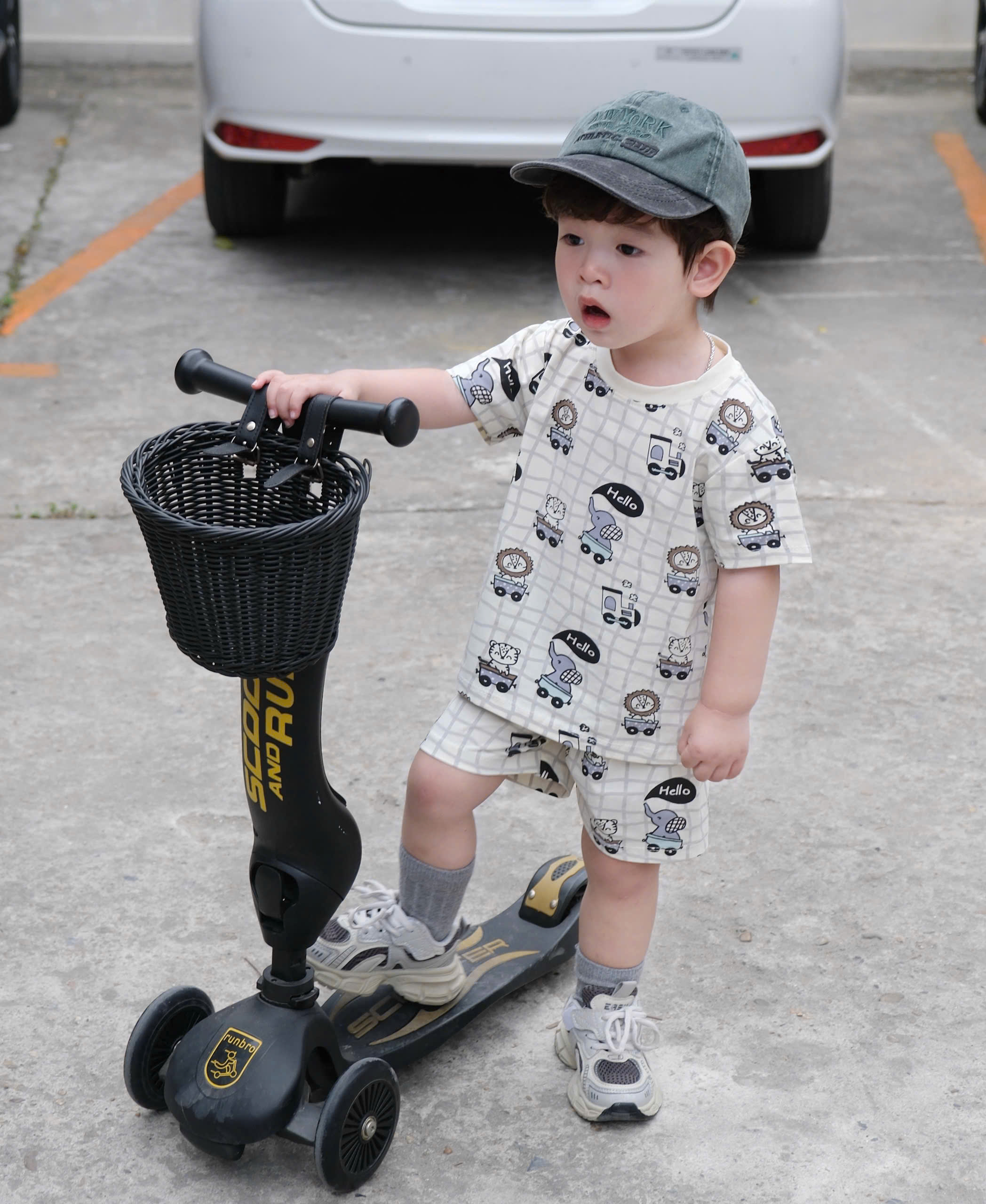 XẢ A441 - SET 2 BỘ BÉ TRAI SHARK SURF VOI KẺ
