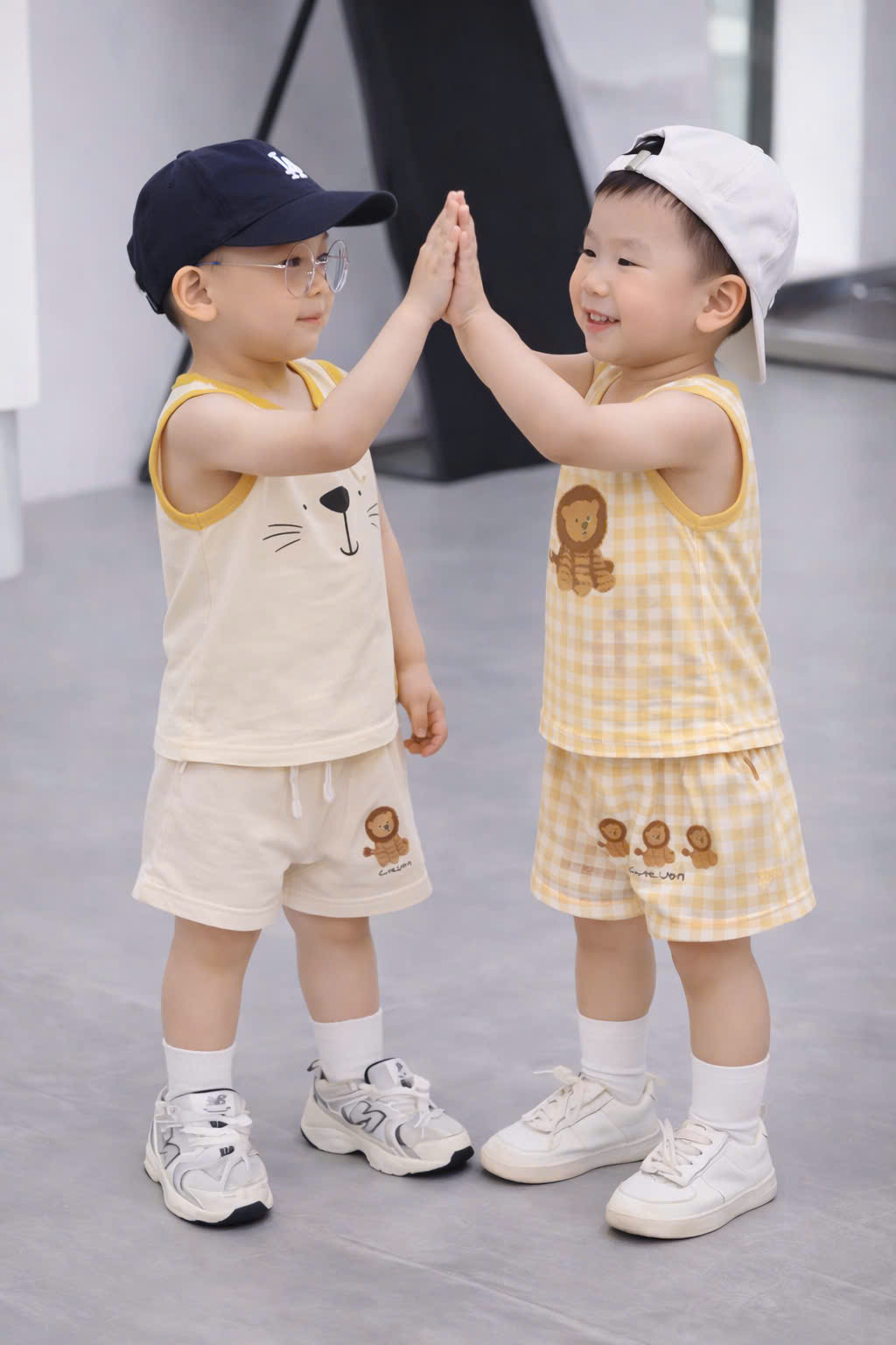 XẢ A479 - SET 2 BỘ BA LỖ SƯ TỬ TONE VÀNG KẺ