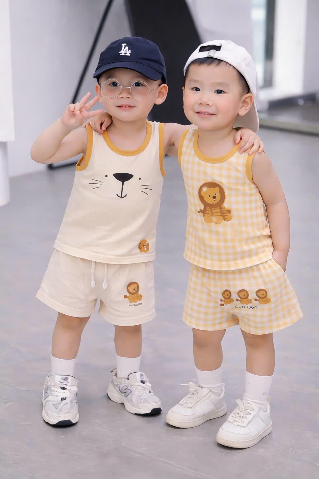 XẢ A479 - SET 2 BỘ BA LỖ SƯ TỬ TONE VÀNG KẺ