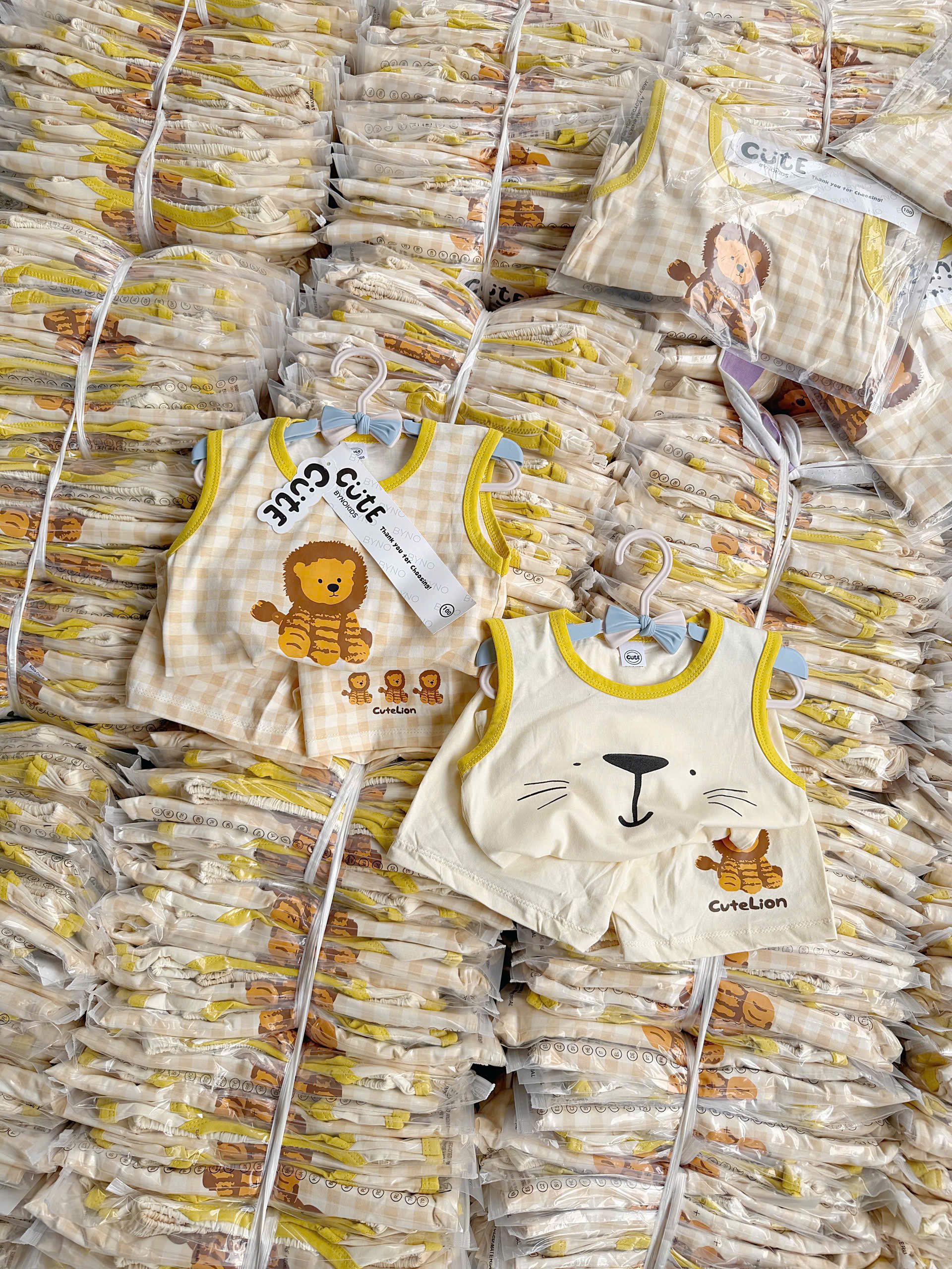 XẢ A479 - SET 2 BỘ BA LỖ SƯ TỬ TONE VÀNG KẺ