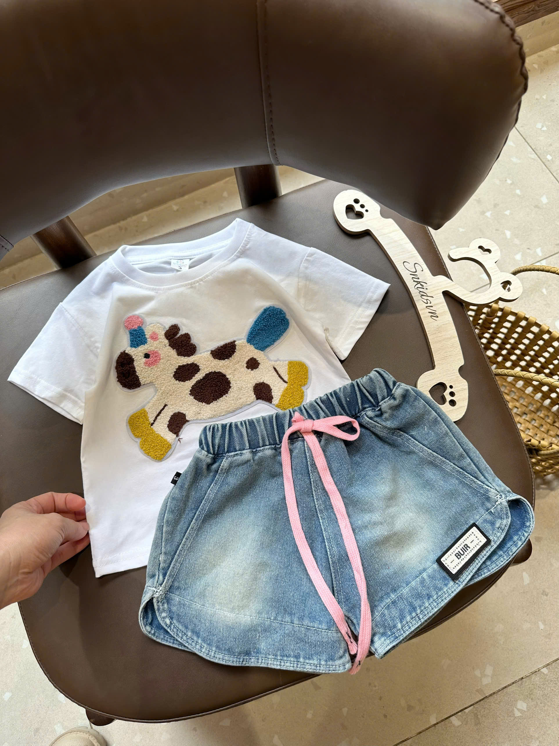 XẢ A483 - SET BỘ NGỰA XÙ QUẦN SHORT BÒ