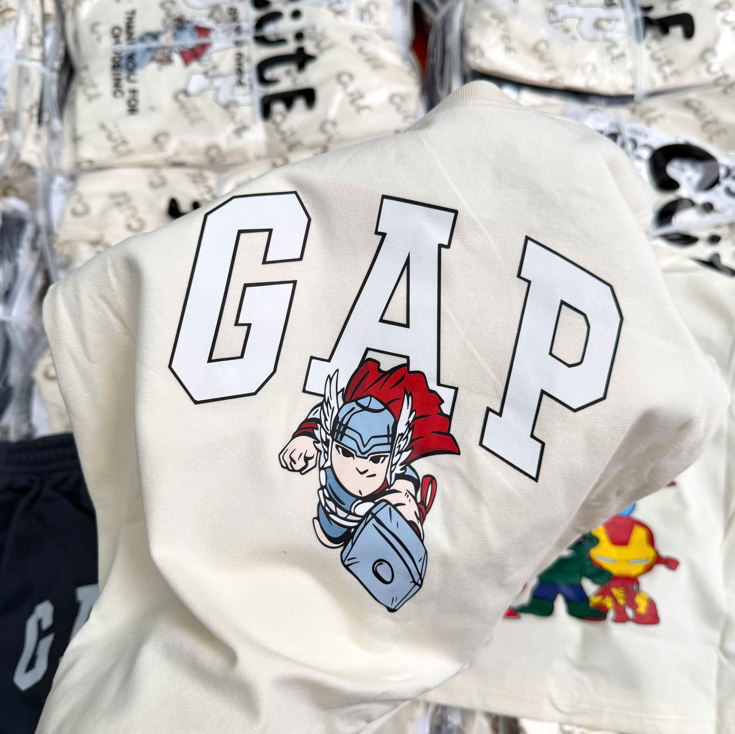XẢ A489 - SET ÁO TRẮNG G.A.P AVEGERS MARVEL QUẦN CHÂN CUA