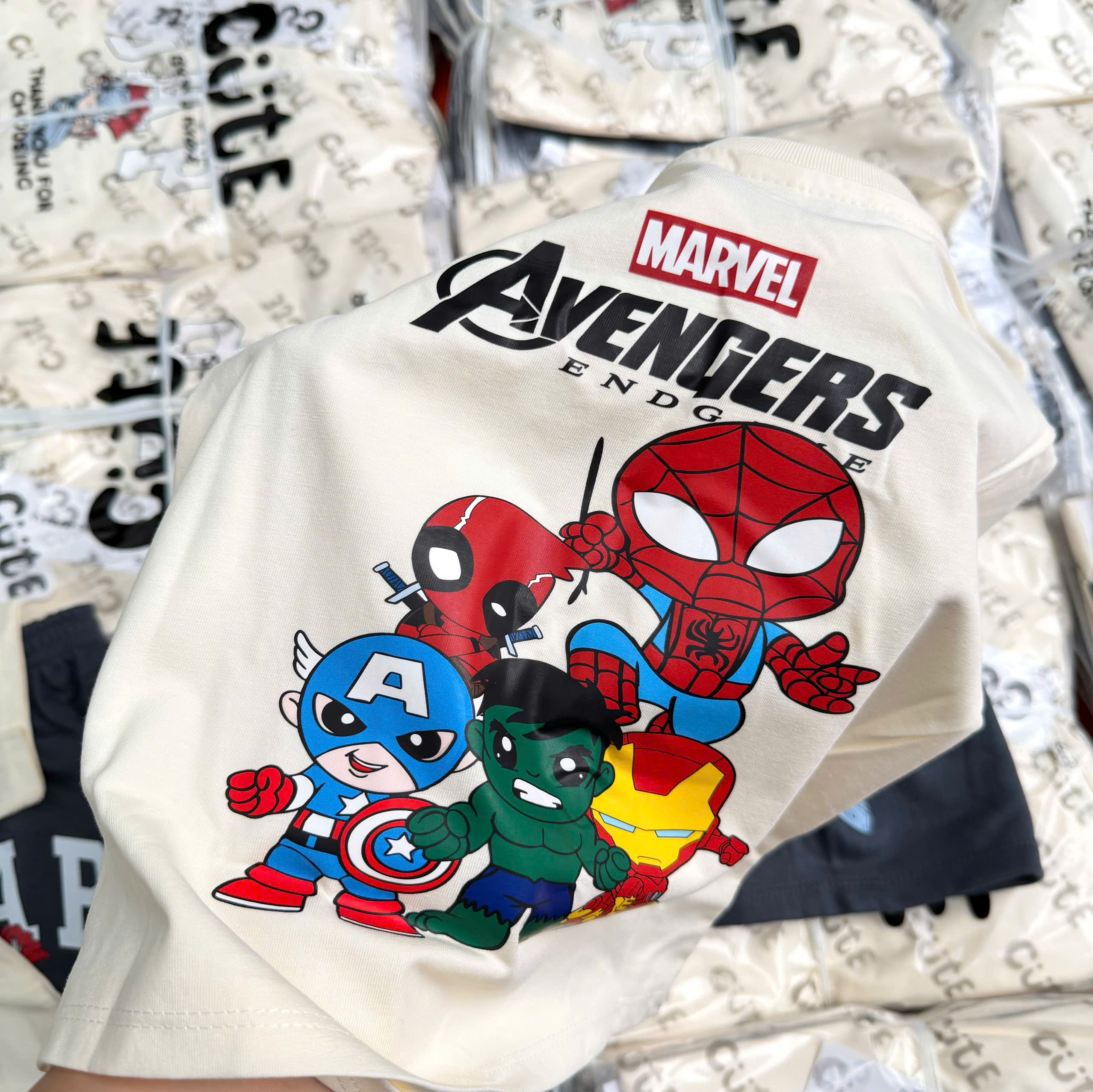 XẢ A489 - SET ÁO TRẮNG G.A.P AVEGERS MARVEL QUẦN CHÂN CUA