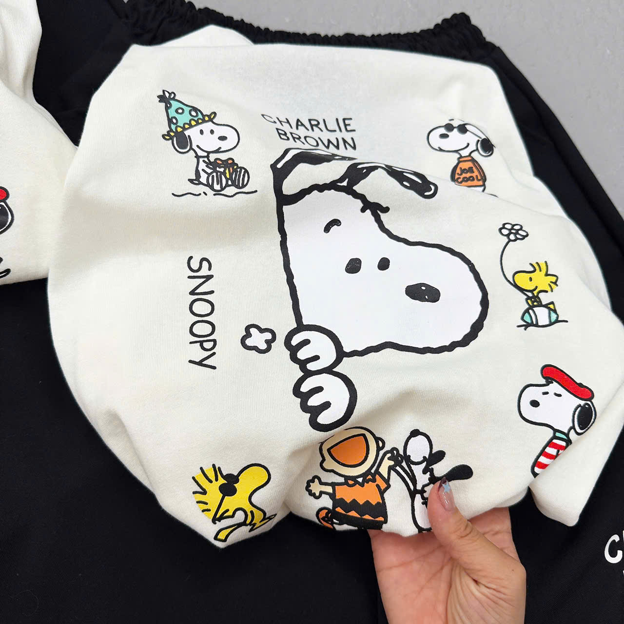 XẢ A493 - SET ÁO PHÔNG TRẮNG SNOOPY QUẦN ĐEN SIZE NHỠ