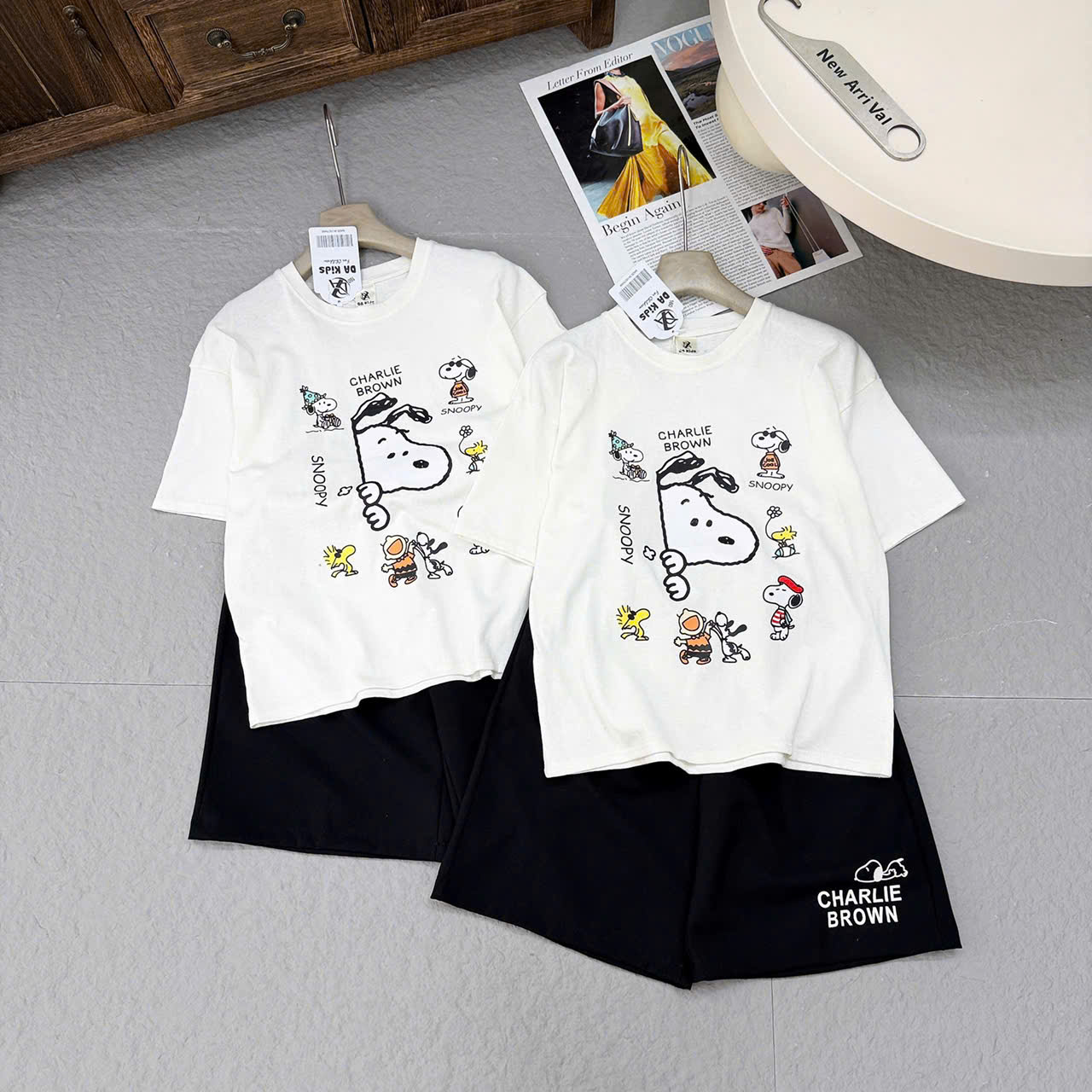 XẢ A493 - SET ÁO PHÔNG TRẮNG SNOOPY QUẦN ĐEN SIZE NHỠ
