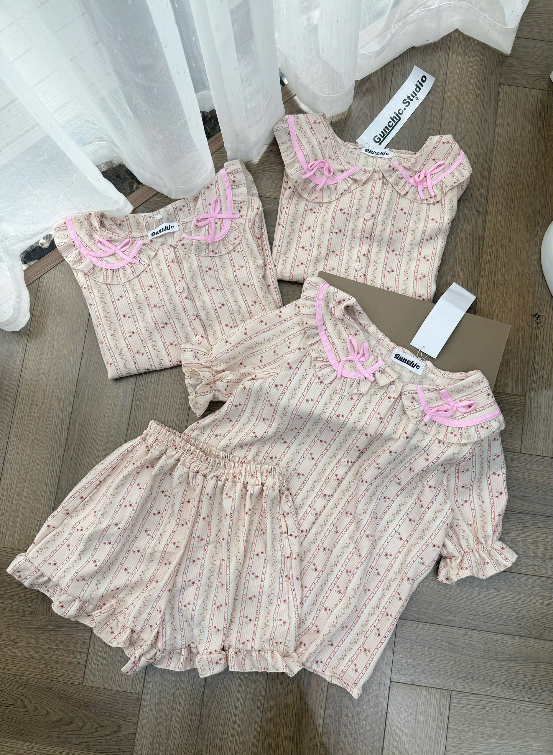 XẢ A496 - SET PIJAMA NGẮN CỔ SEN HOA HỒNG NHÍ