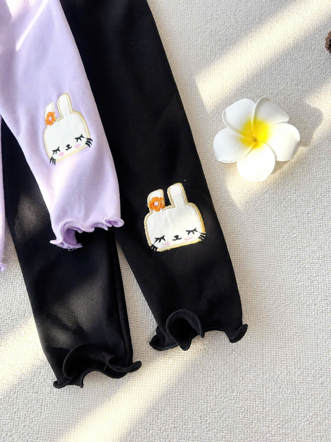 A503 - SET 2 QUẦN LEGGING THÊU THỎ