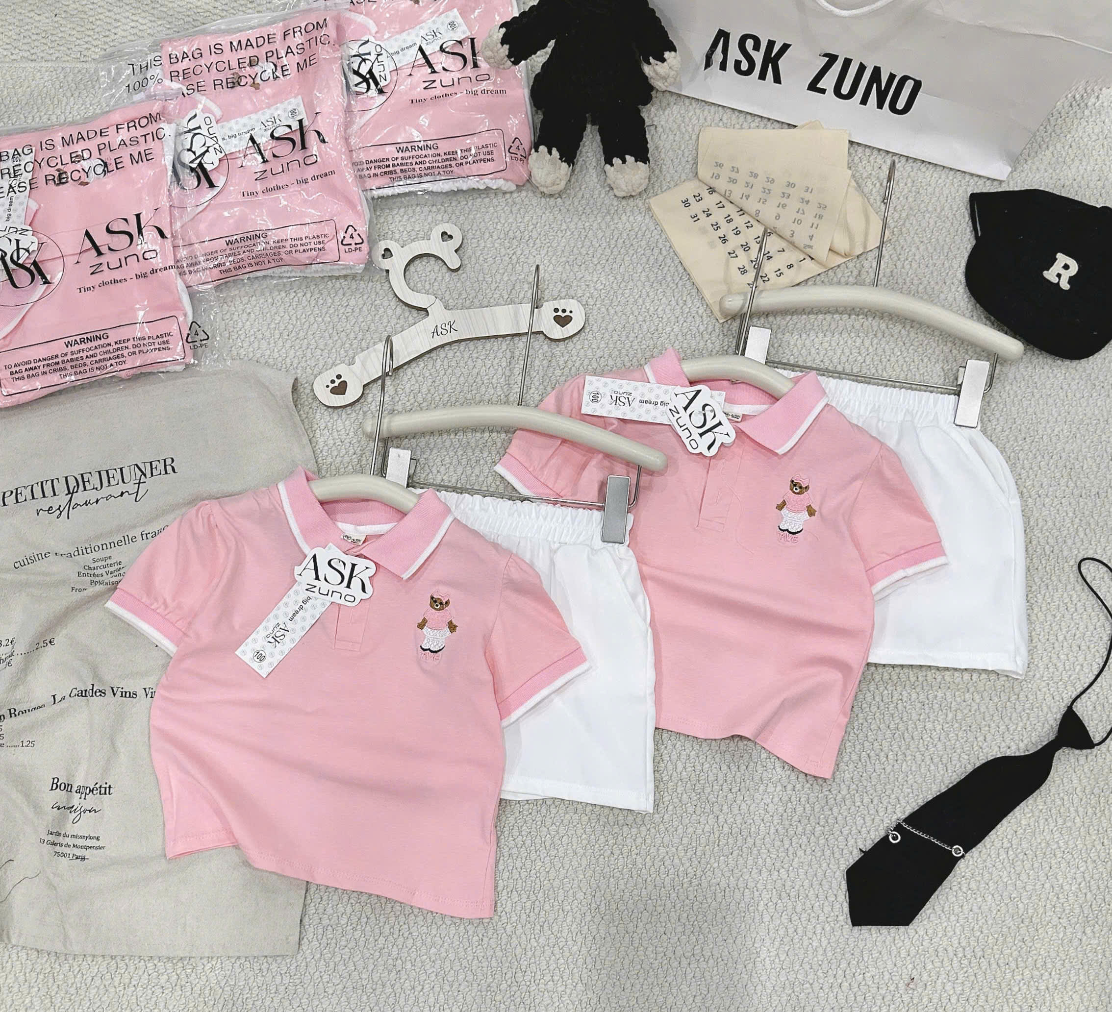 XẢ A532 - SET ÁO POLO HỒNG GẤU QUẦN TRẮNG