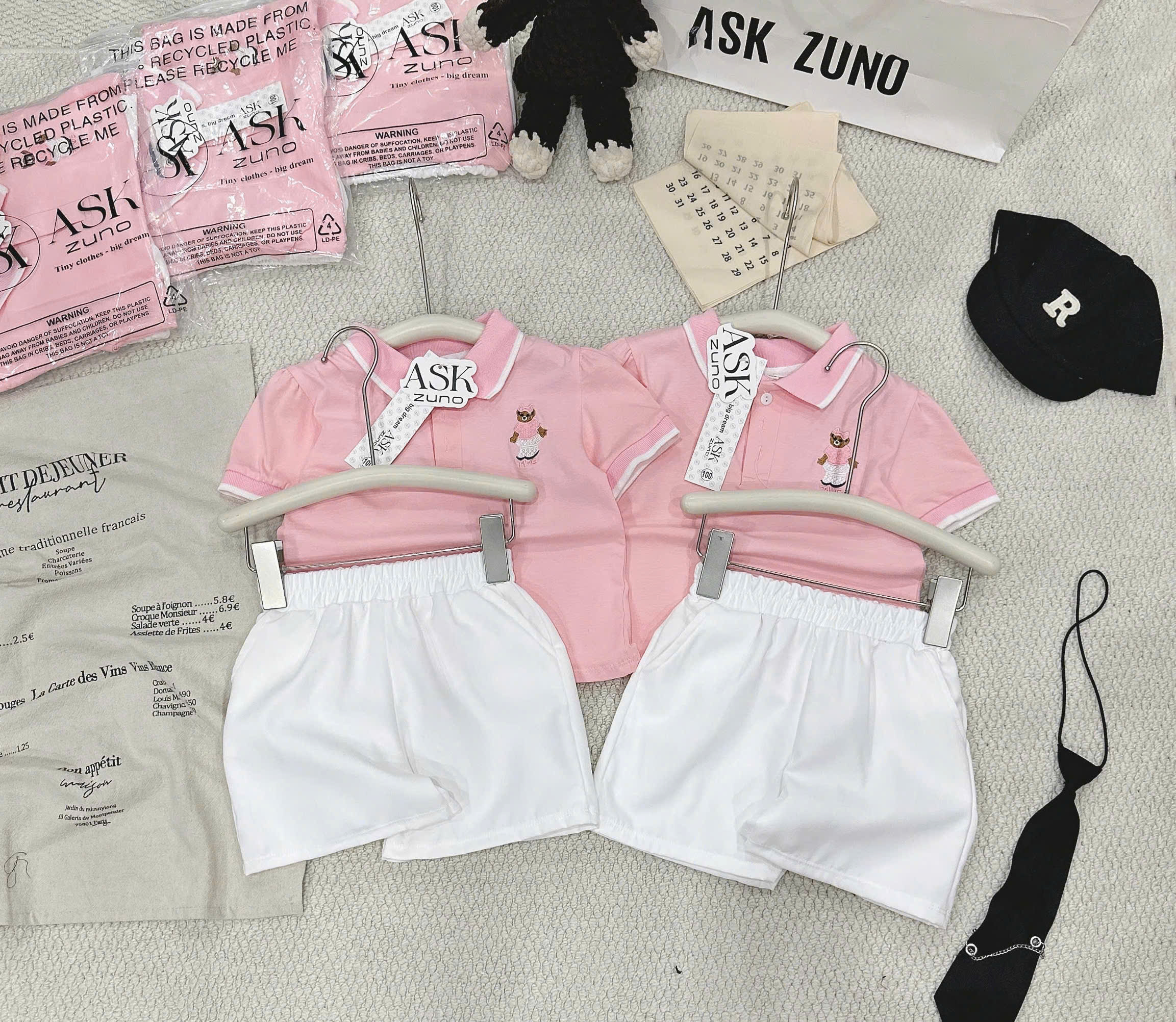 XẢ A532 - SET ÁO POLO HỒNG GẤU QUẦN TRẮNG