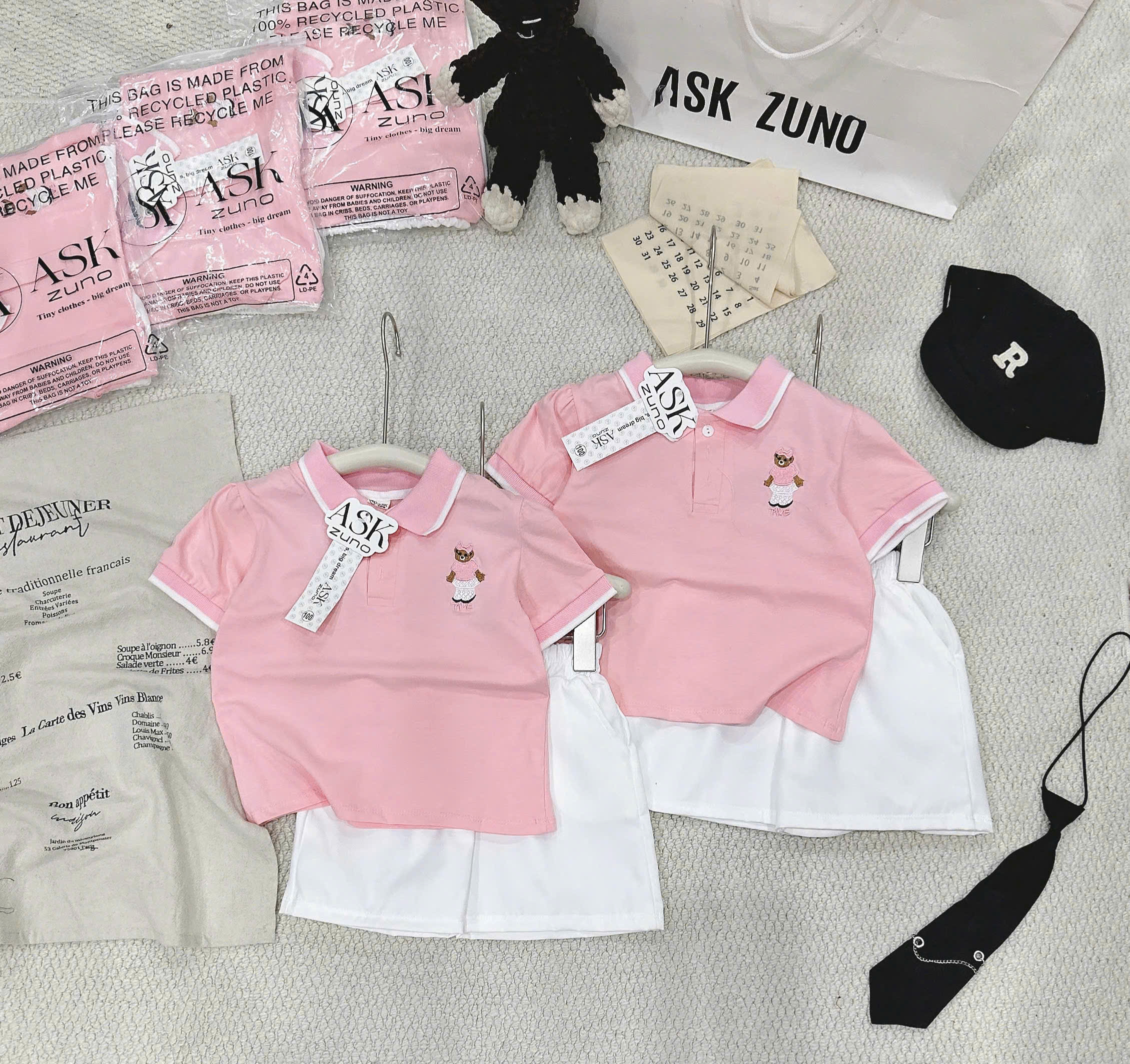 XẢ A532 - SET ÁO POLO HỒNG GẤU QUẦN TRẮNG