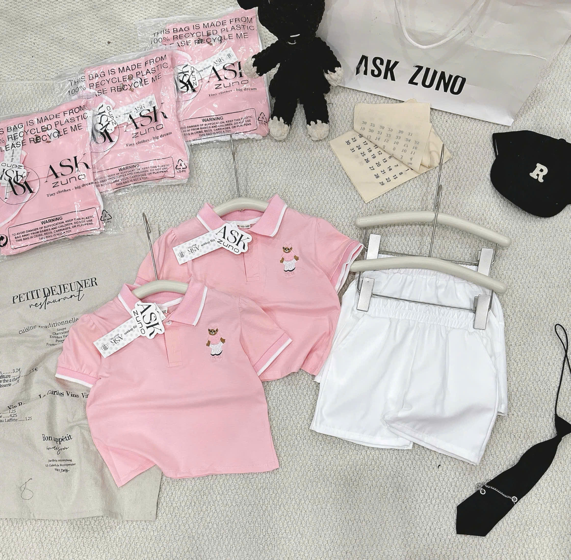 XẢ A532 - SET ÁO POLO HỒNG GẤU QUẦN TRẮNG