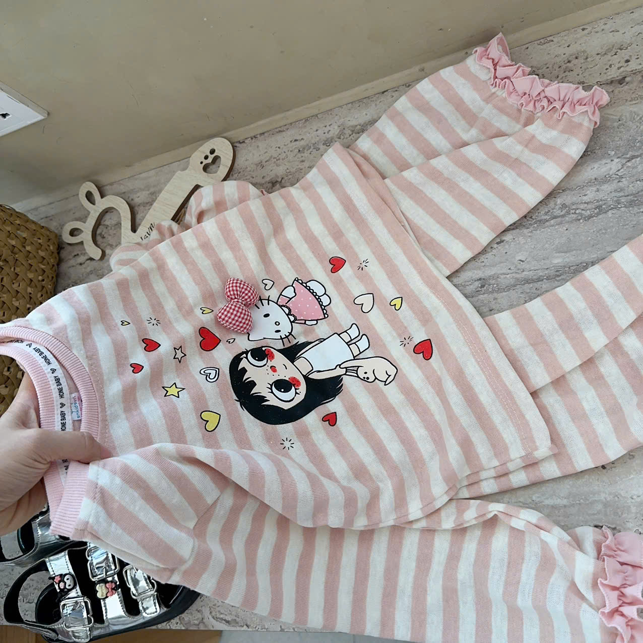 A563 - BỘ KẺ CÔ GÁI TRÁI TIM QUẦN BÈO