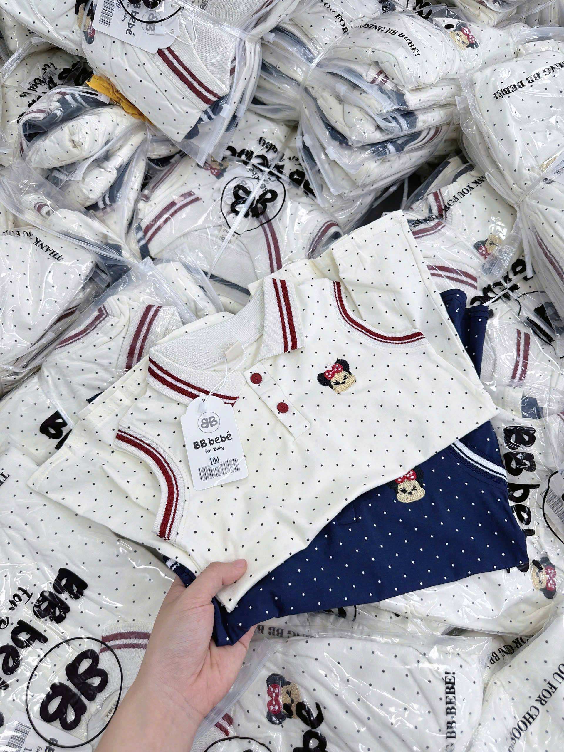XẢ A563 - SET 2 VÁY MICKEY CHẤM BI TRẮNG THAN