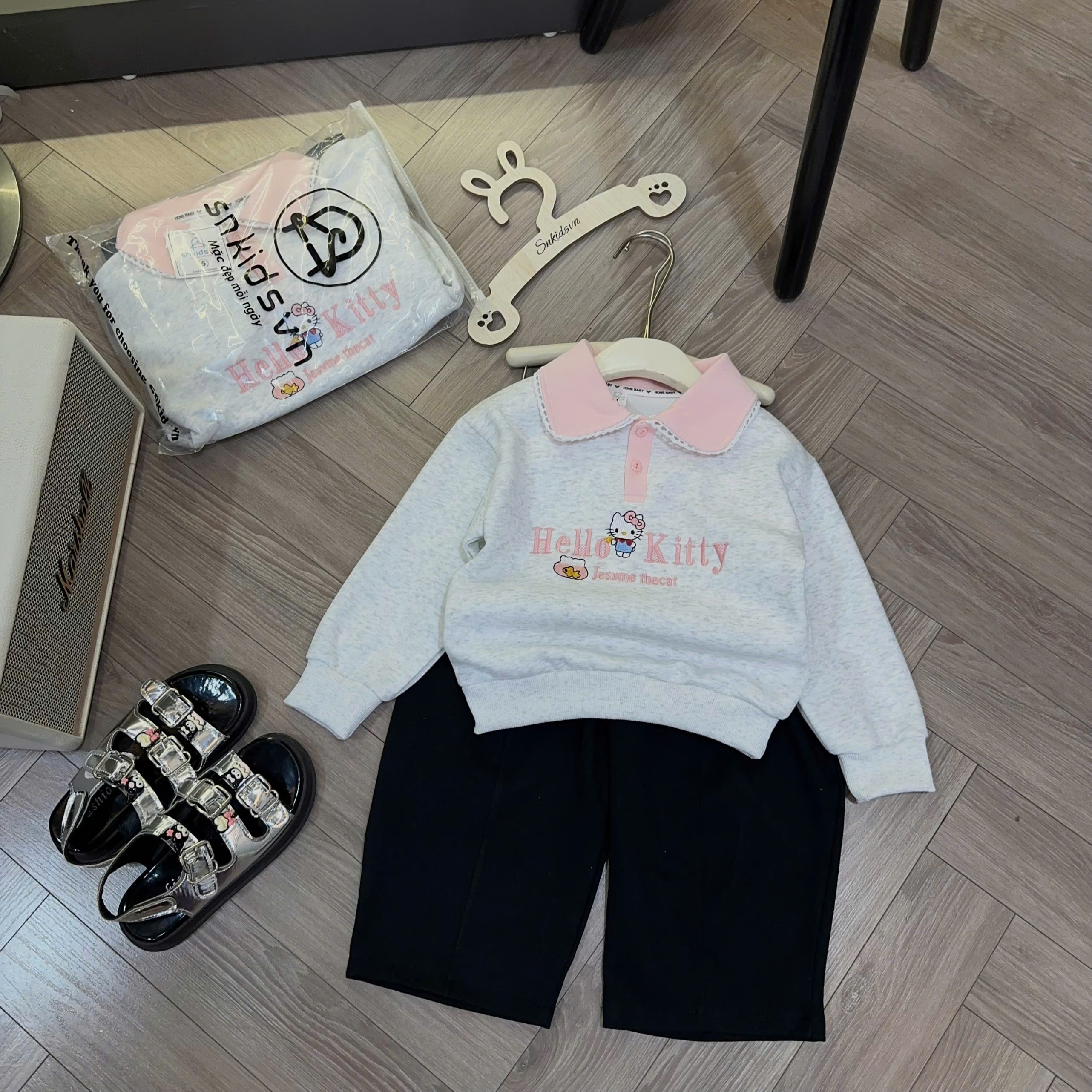 A634 - BỘ NỈ CỔ SEN HELOKITTY