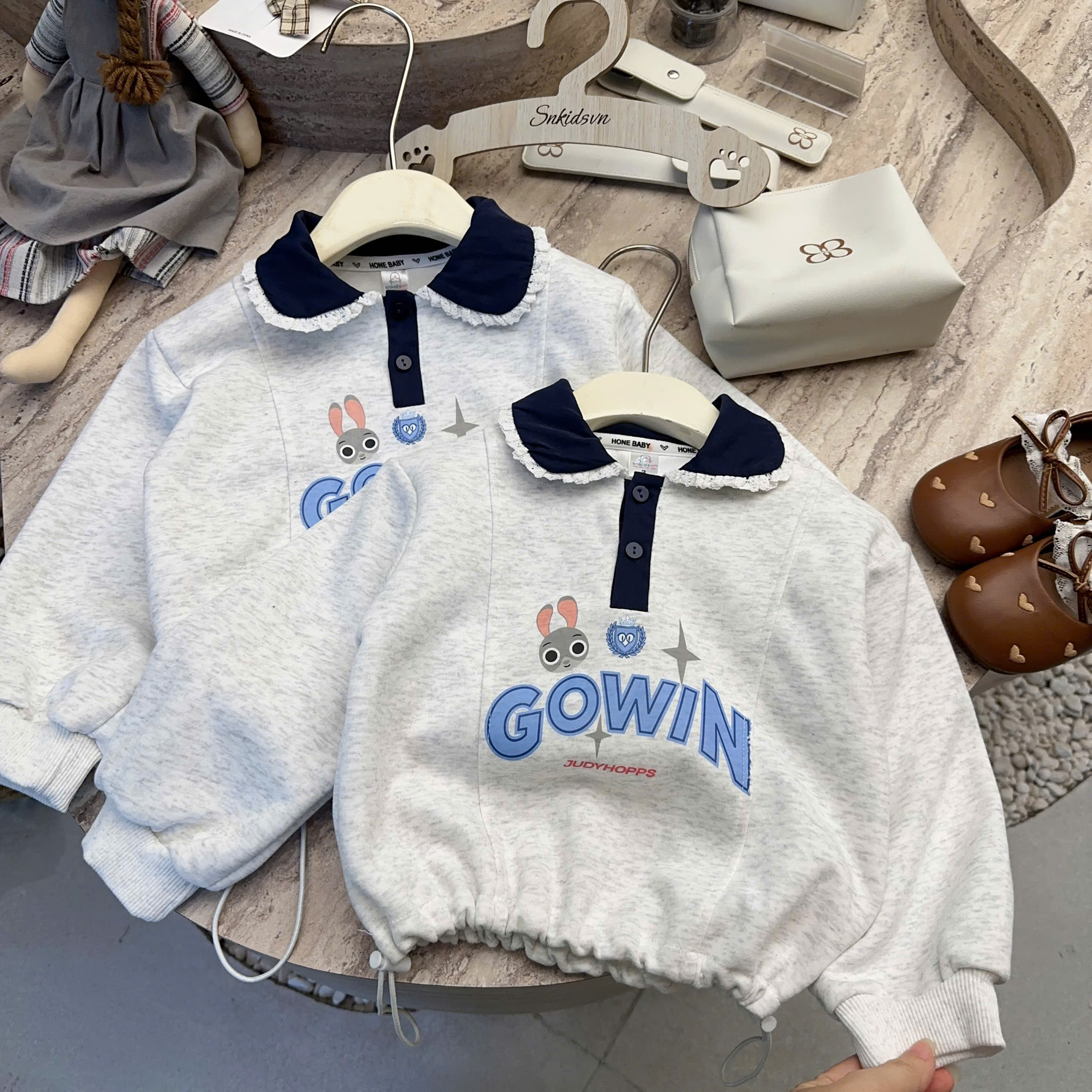 A637 - SET ÁO NỈ THỎ GOWIN KÈM CV