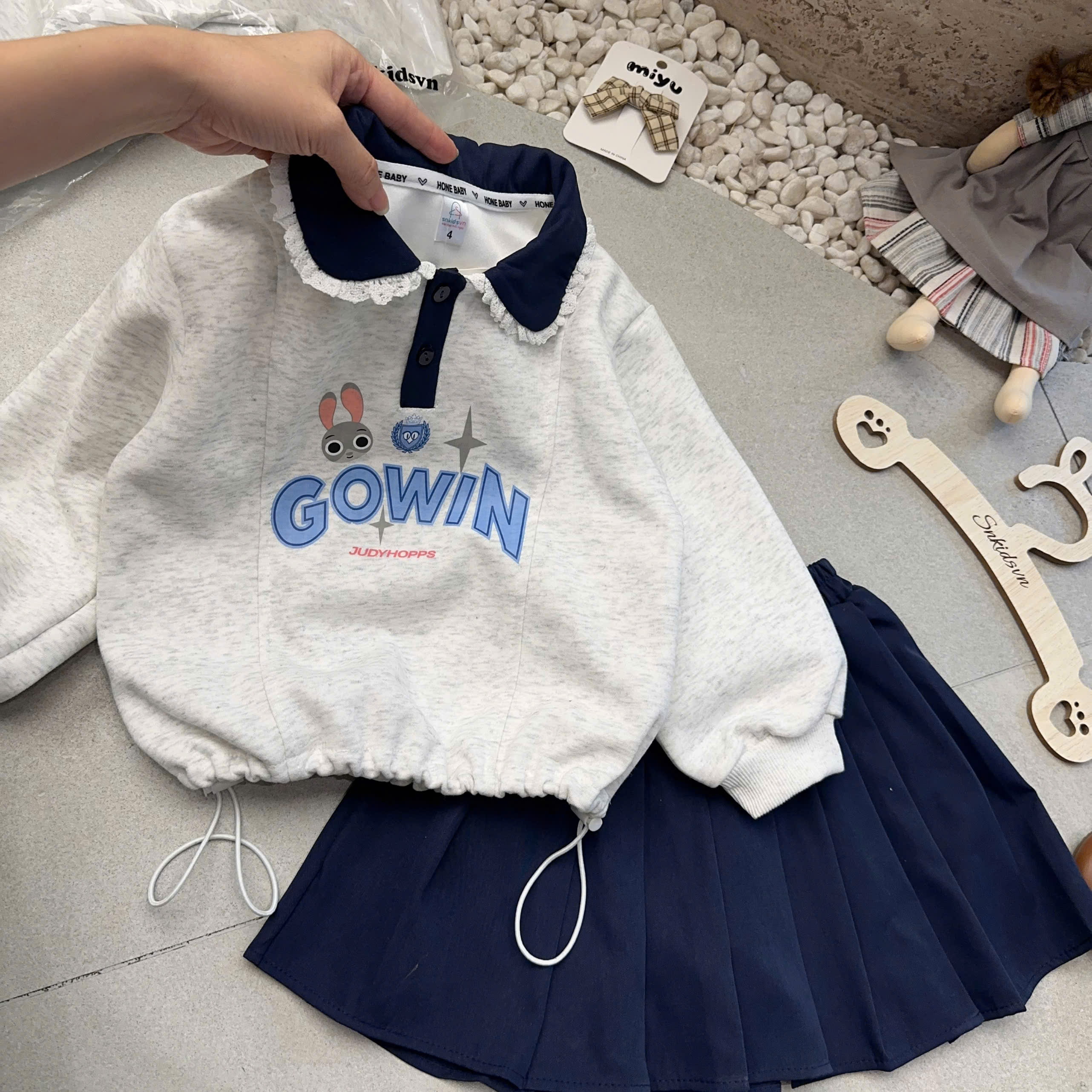 A637 - SET ÁO NỈ THỎ GOWIN KÈM CV
