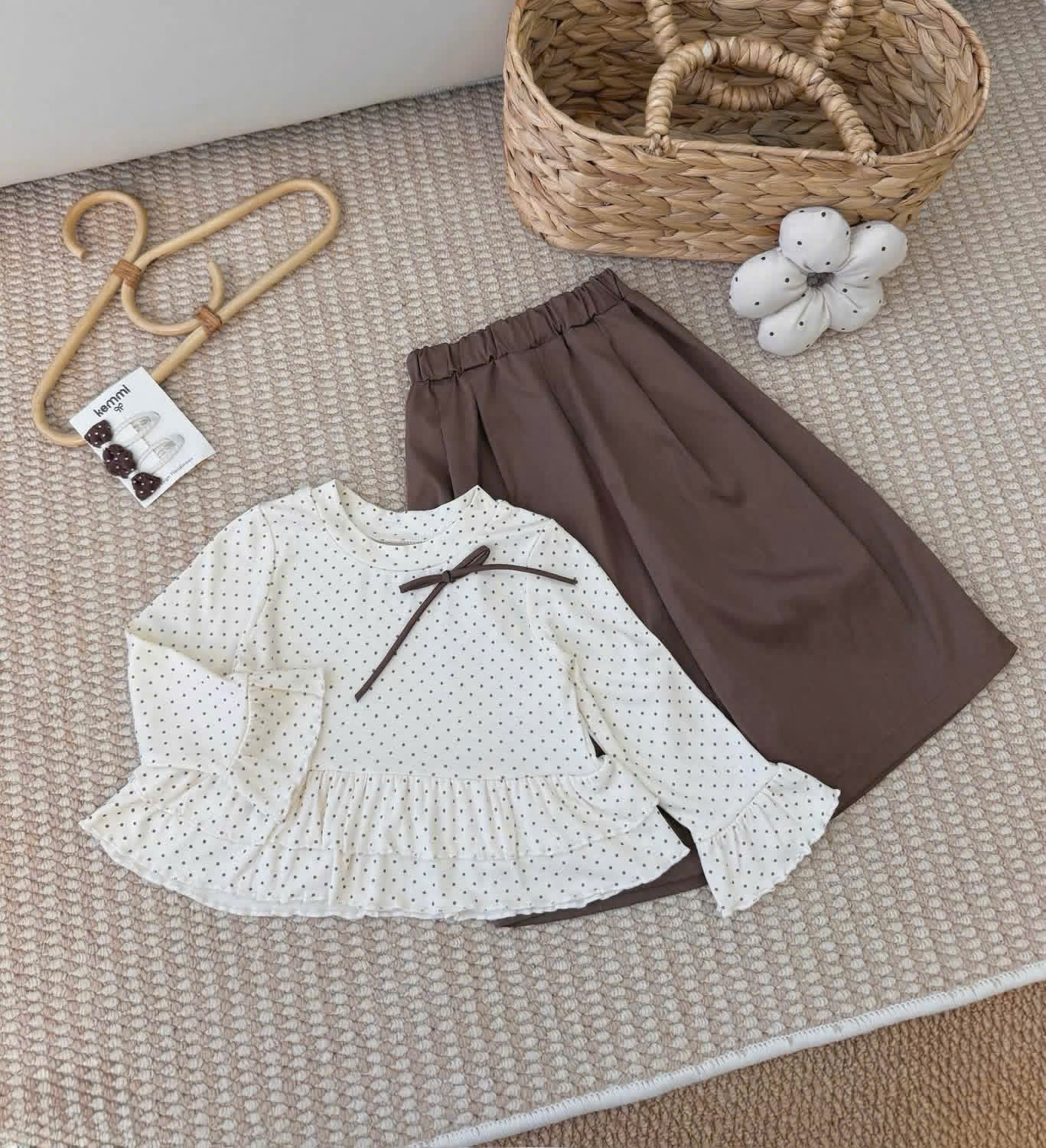 GOM A815 - SET ÁO BI TAY LOE QUẦN SUÔNG NÂU