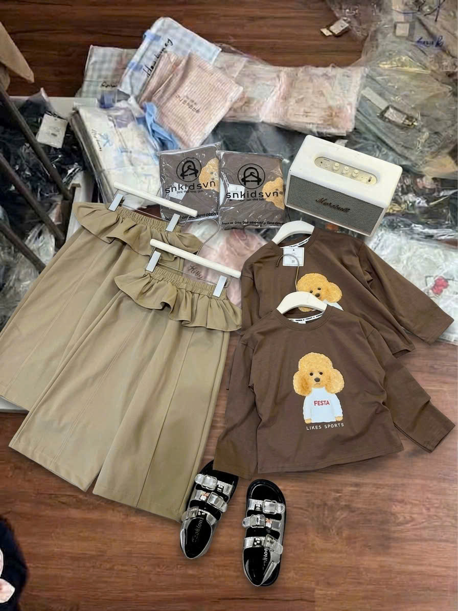 A927 - SET ÁO GẤU NÂU QUẦN KAKI BÈO
