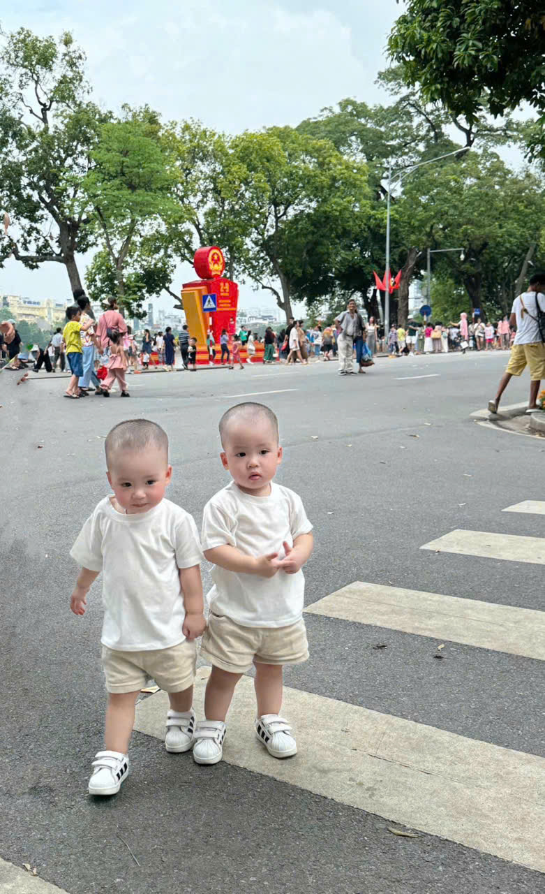 B1- ÁO PHÔNG TRẮNG CHO BÉ
