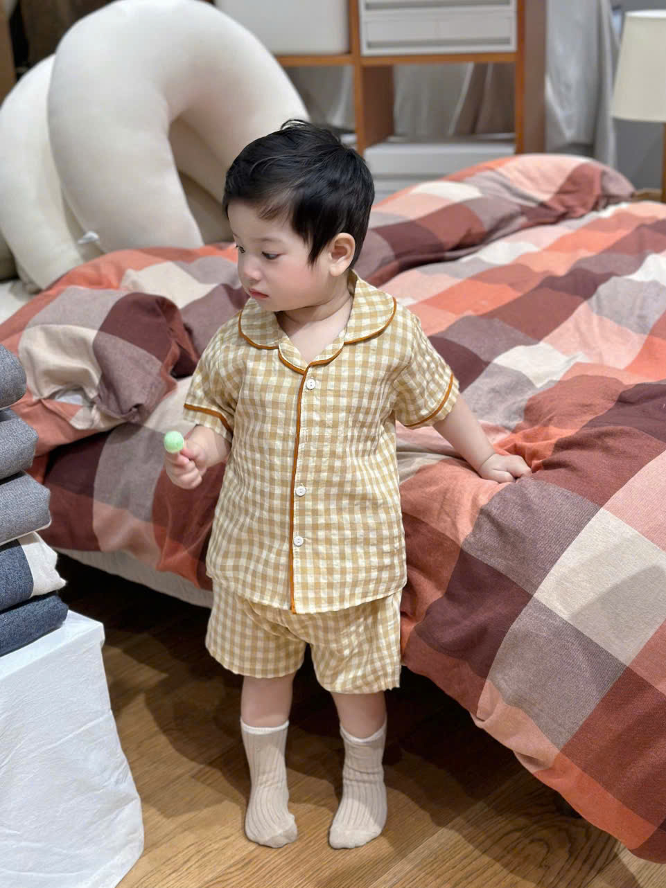XẢ B113 - SET 2 BỘ PIJAMA ĐŨI KẺ VÀNG NÂU
