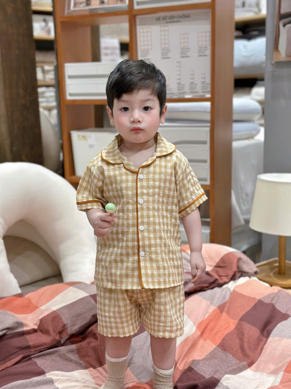 XẢ B113 - SET 2 BỘ PIJAMA ĐŨI KẺ VÀNG NÂU