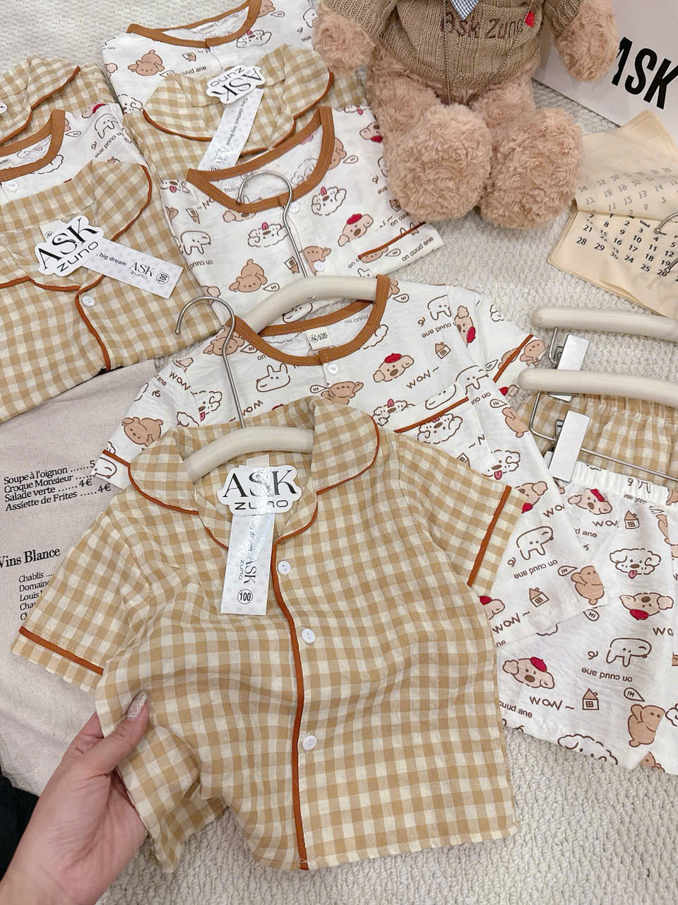 XẢ B113 - SET 2 BỘ PIJAMA ĐŨI KẺ VÀNG NÂU