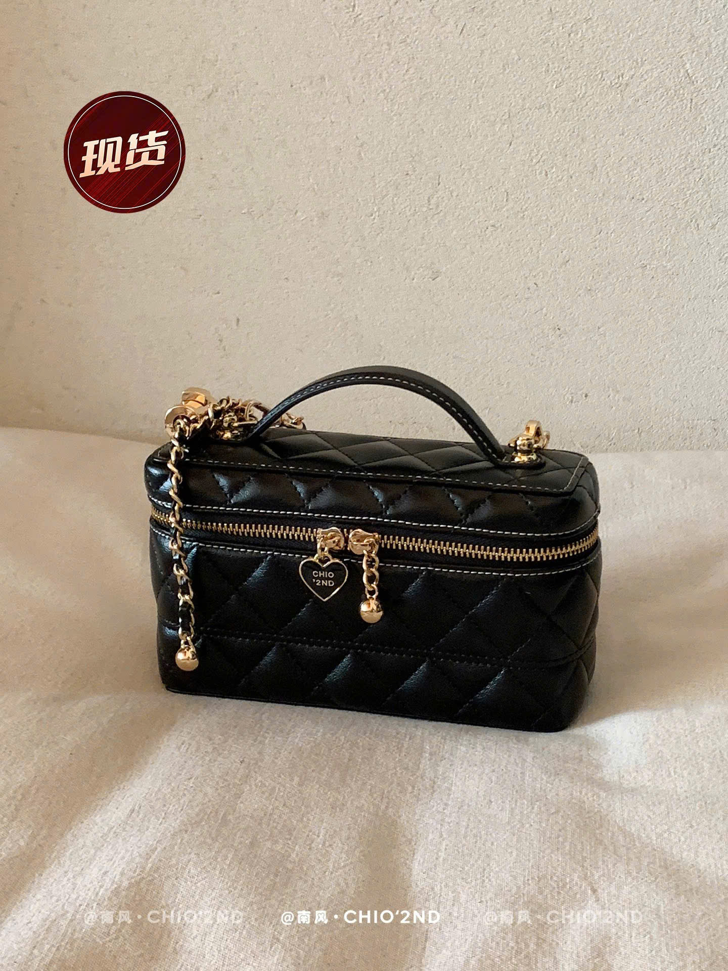 B226 - TÚI XÁCH CHIO DÁNG CỐP