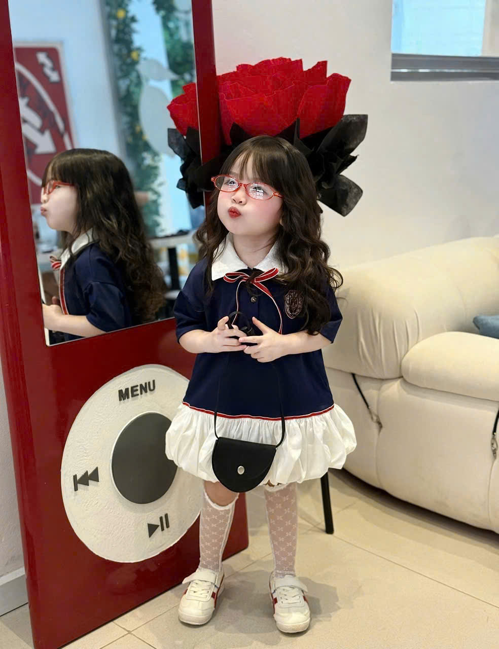 B235 -VÁY BÍ THAN CỔ TRẮNG PHỐI NƠ