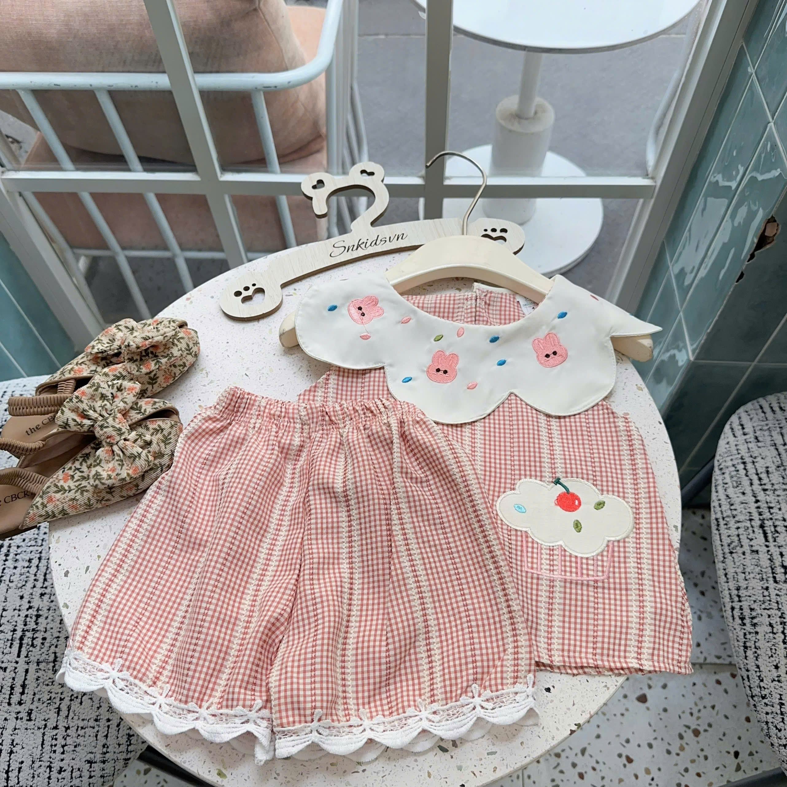 XẢ B244 - SET BỘ KẺ HỒNG CÔ TRẮNG QUẦN PHỐI VIỀN REN