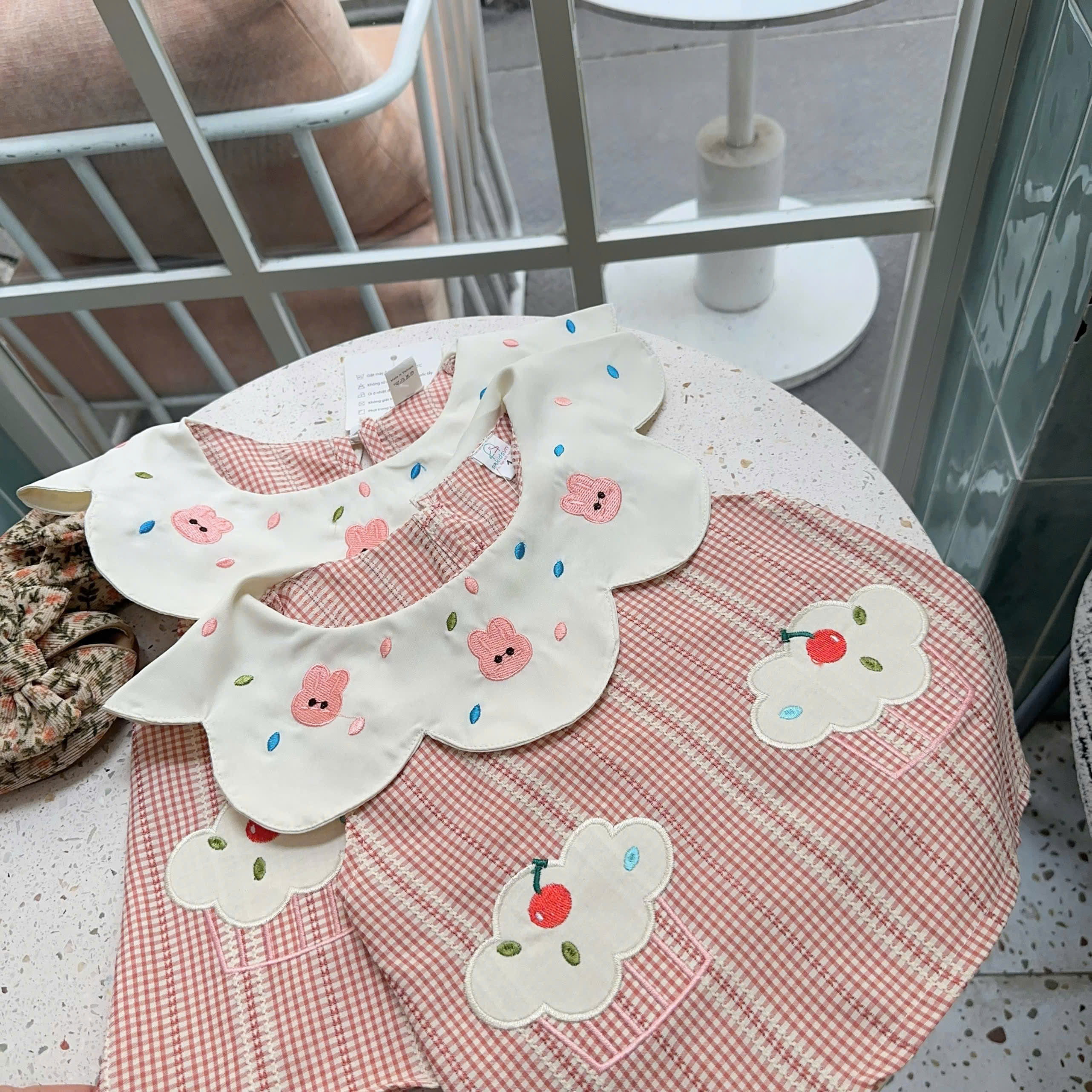 XẢ B244 - SET BỘ KẺ HỒNG CÔ TRẮNG QUẦN PHỐI VIỀN REN