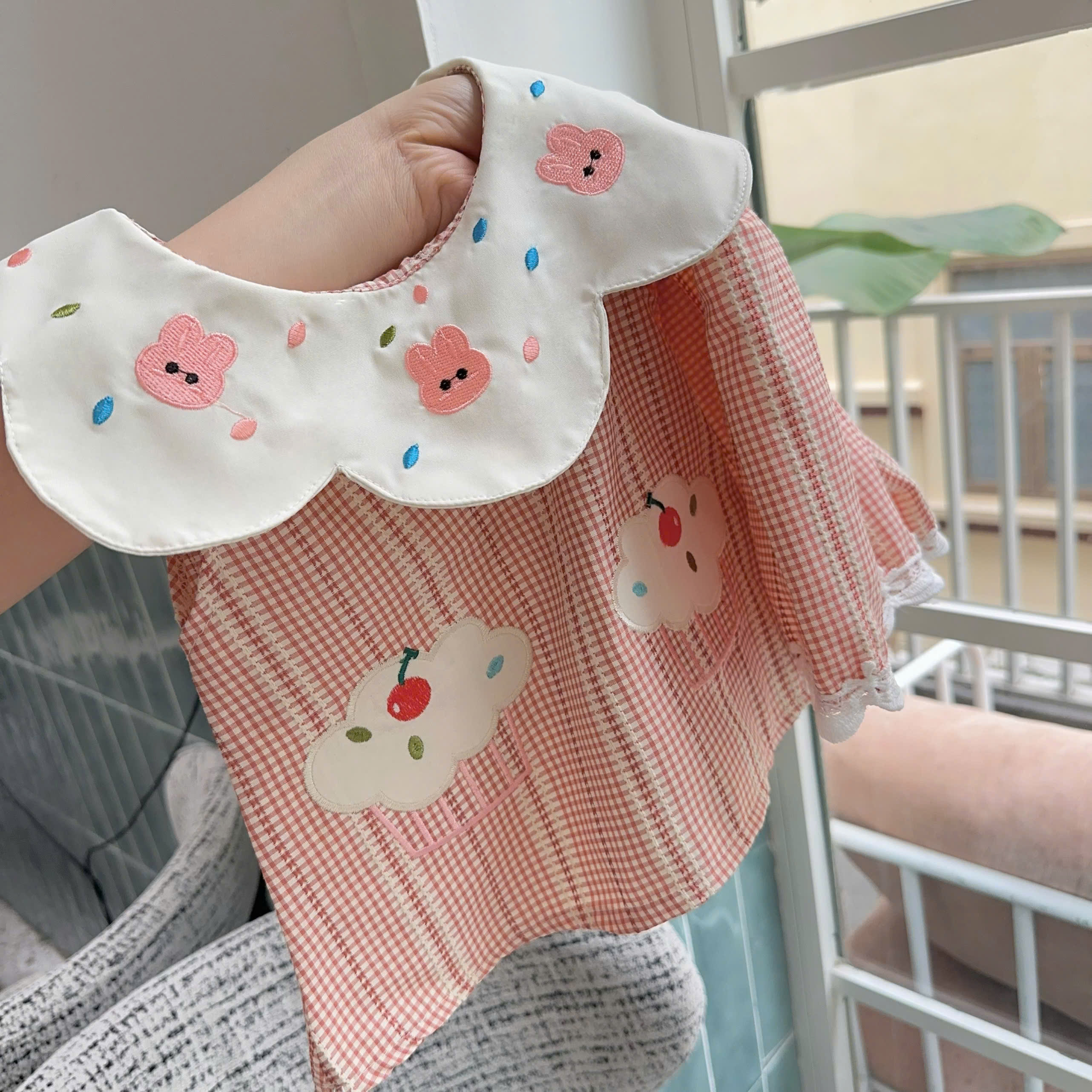 XẢ B244 - SET BỘ KẺ HỒNG CÔ TRẮNG QUẦN PHỐI VIỀN REN