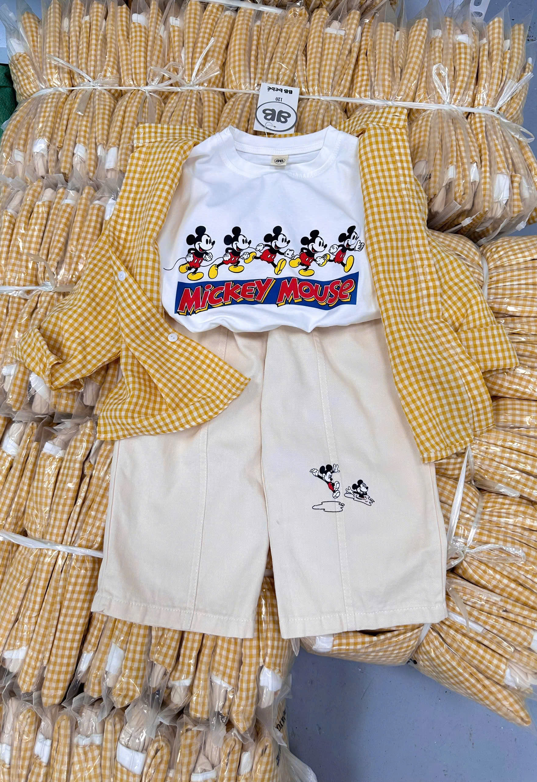 B262 - SERT 3CT MICKY KẺ VÀNG