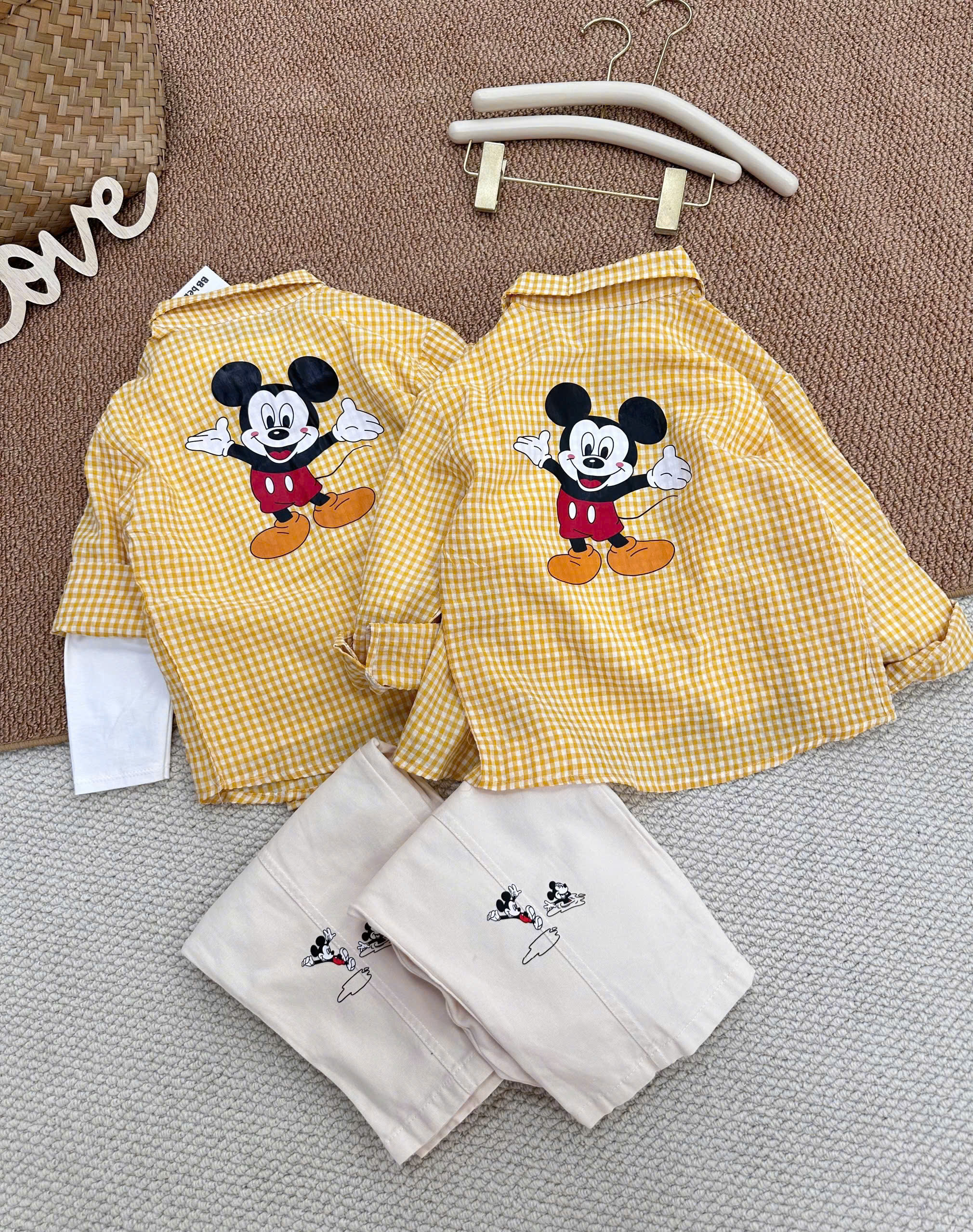 B262 - SERT 3CT MICKY KẺ VÀNG