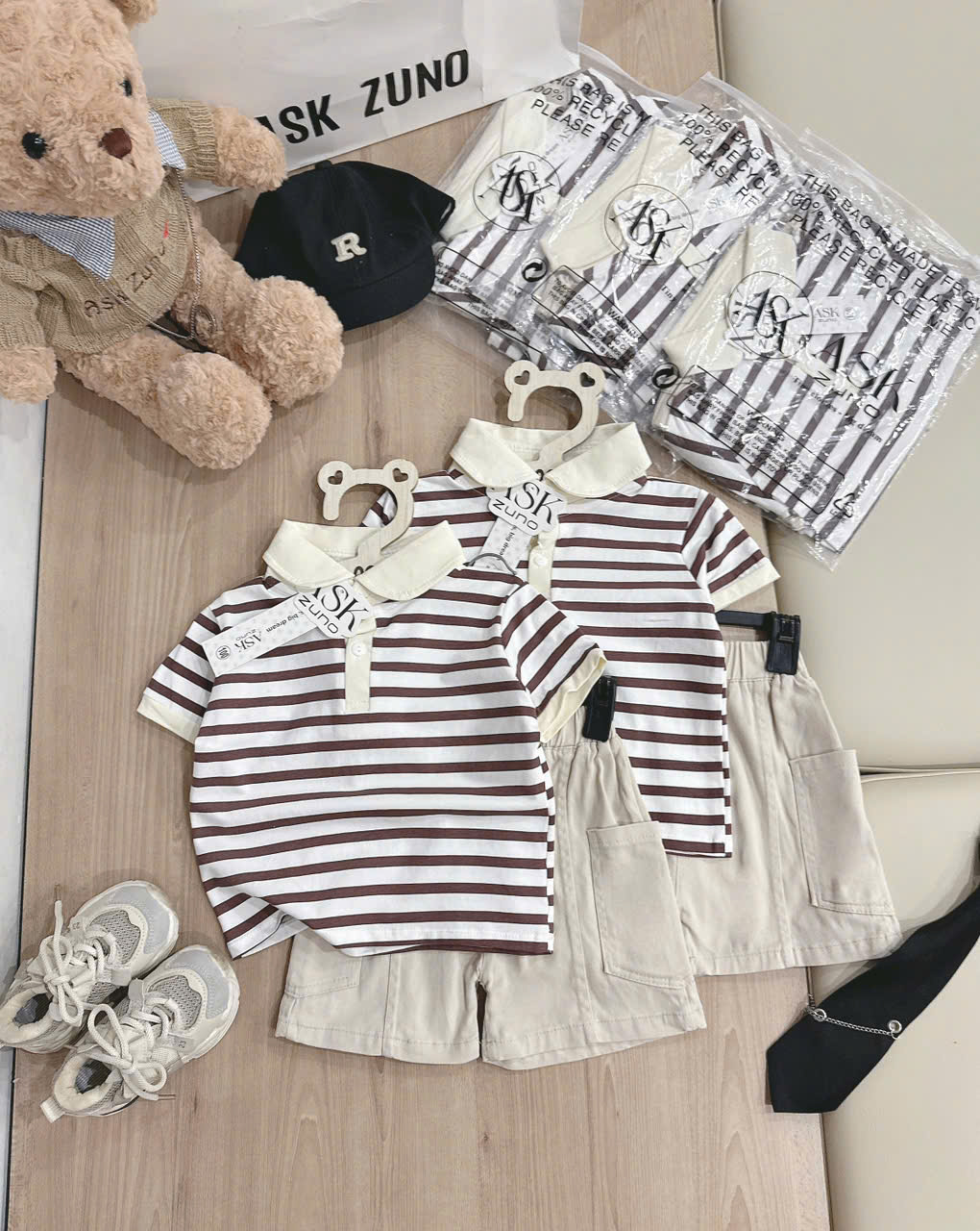 XẢ B262 - SET POLO KẺ NÂU QUẦN KAKI NÂU KEM