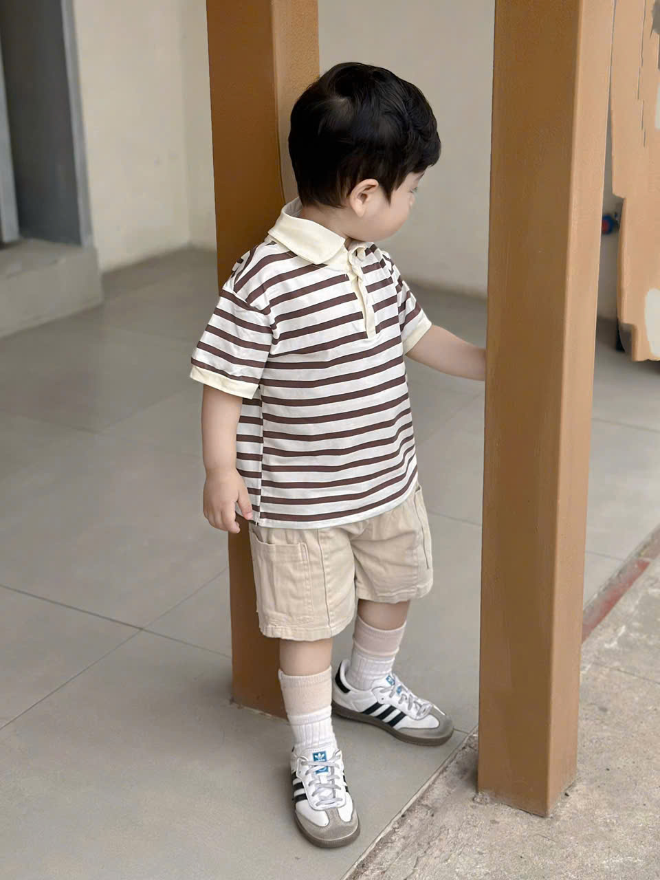 XẢ B262 - SET POLO KẺ NÂU QUẦN KAKI NÂU KEM