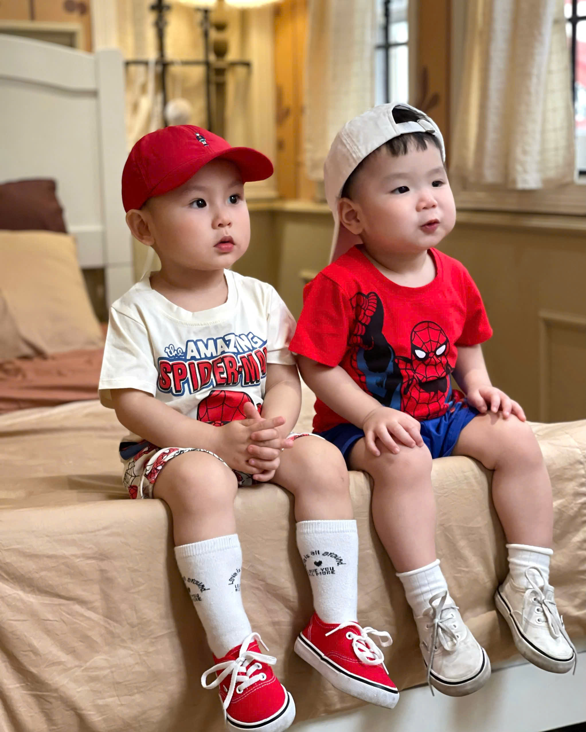XẢ B276 - SET 2 BỘ CỘC NHỆN AMAZING TRẮNG - ĐỎ XANH
