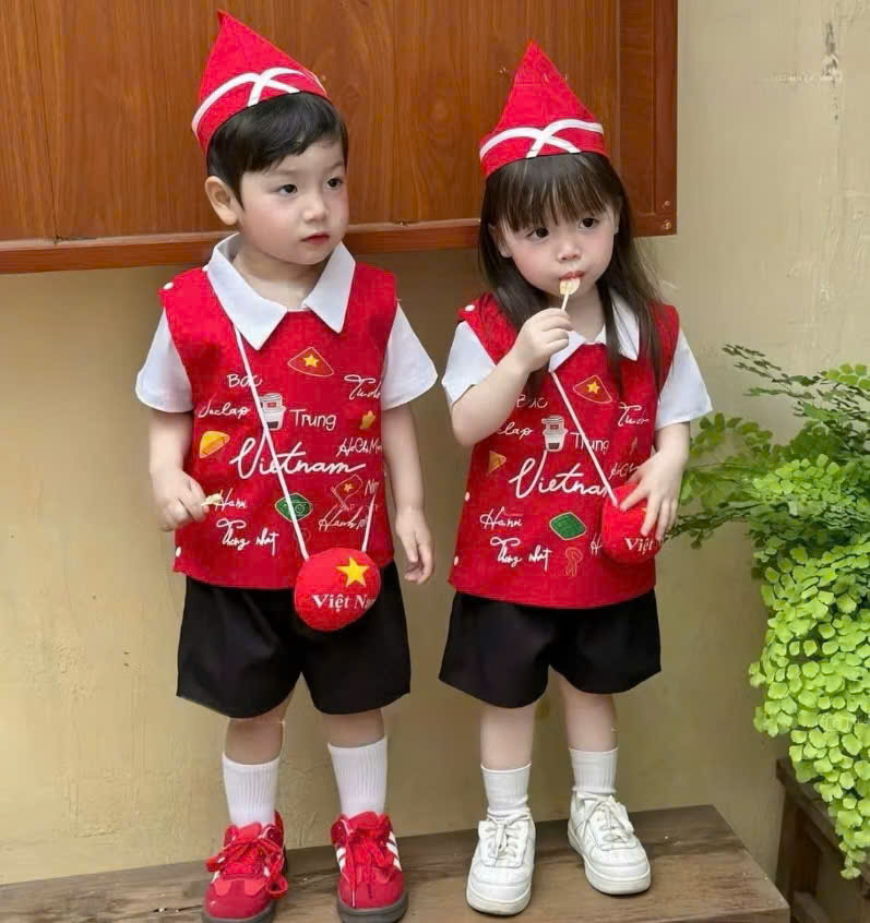 XẢ B296 - SET 4 CHI TIẾT ĐỘC LẬP TRẮNG ĐỎ KÈM MŨ TÚI