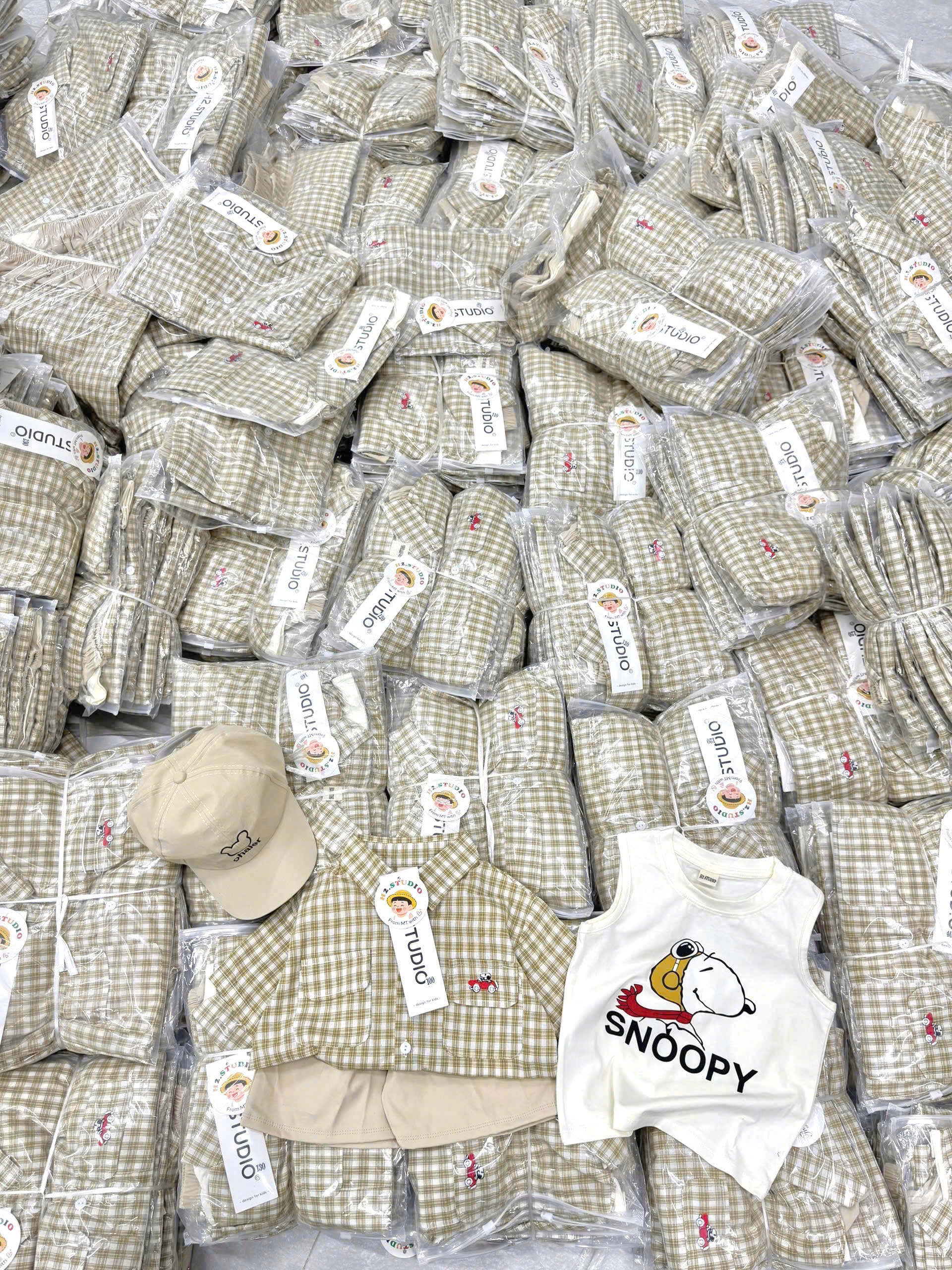 B300 - SET 4 MÓN SNOPPY SƠ MI VÀNG KÈM MŨ