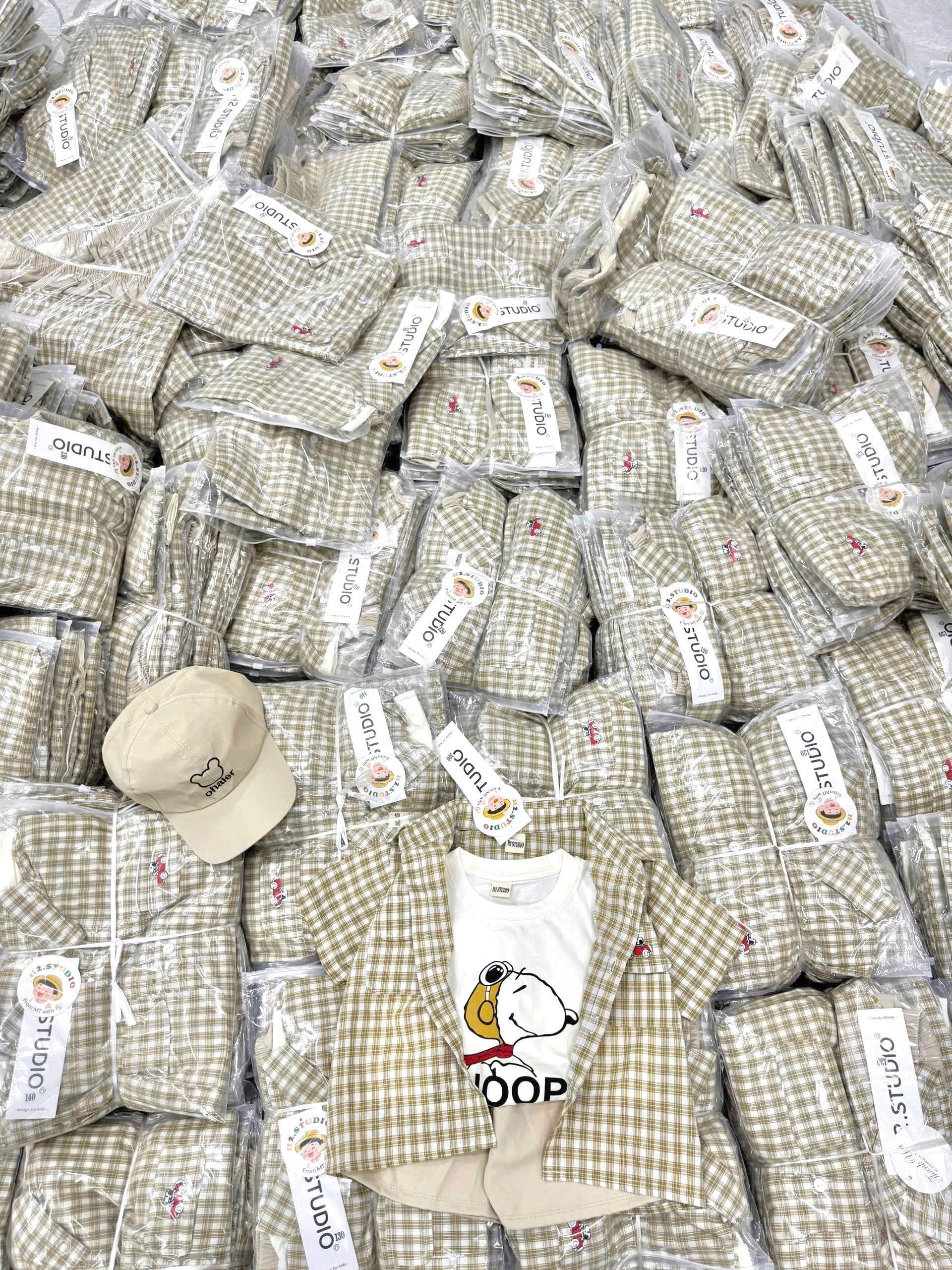 B300 - SET 4 MÓN SNOPPY SƠ MI VÀNG KÈM MŨ