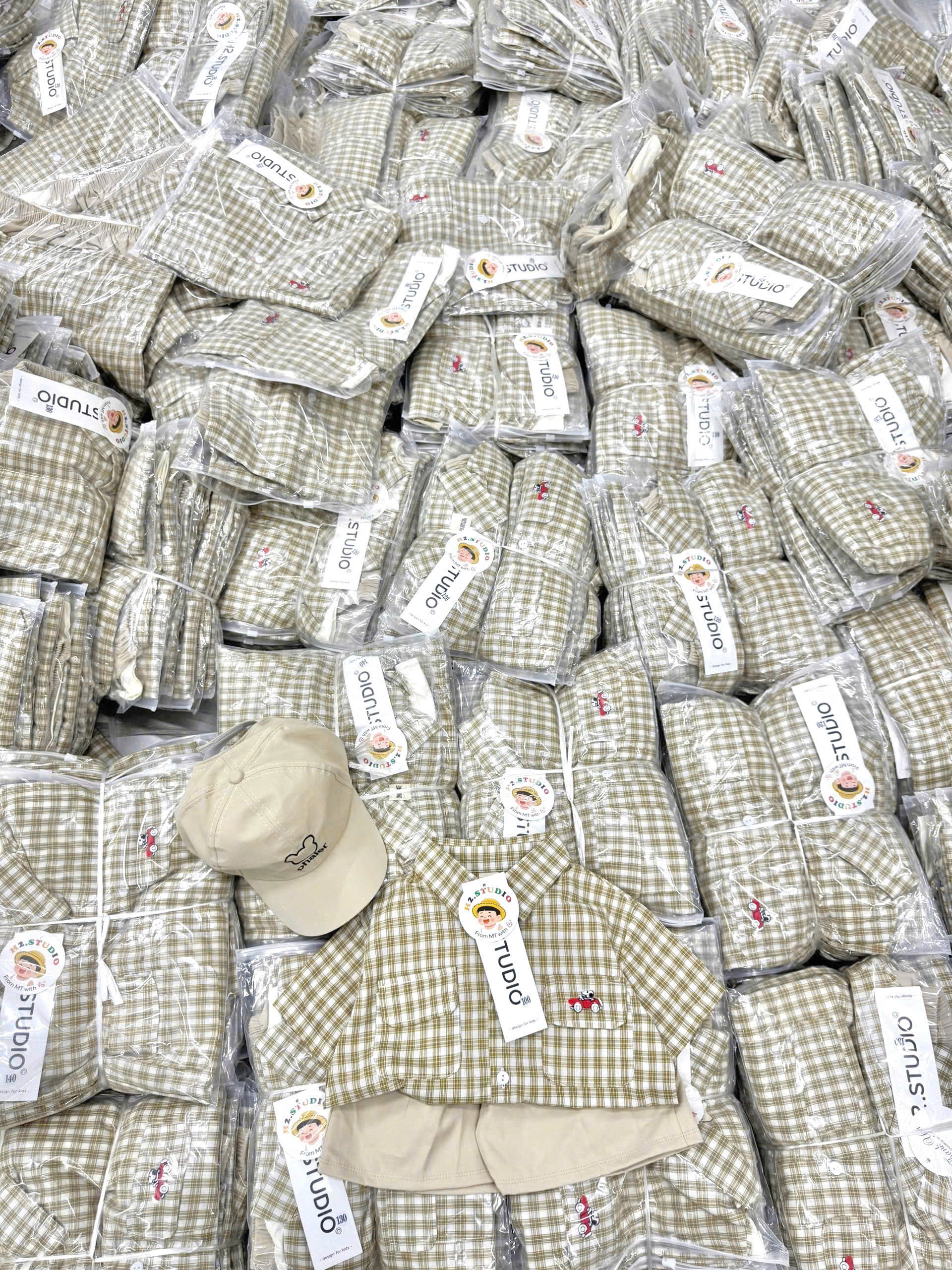 B300 - SET 4 MÓN SNOPPY SƠ MI VÀNG KÈM MŨ
