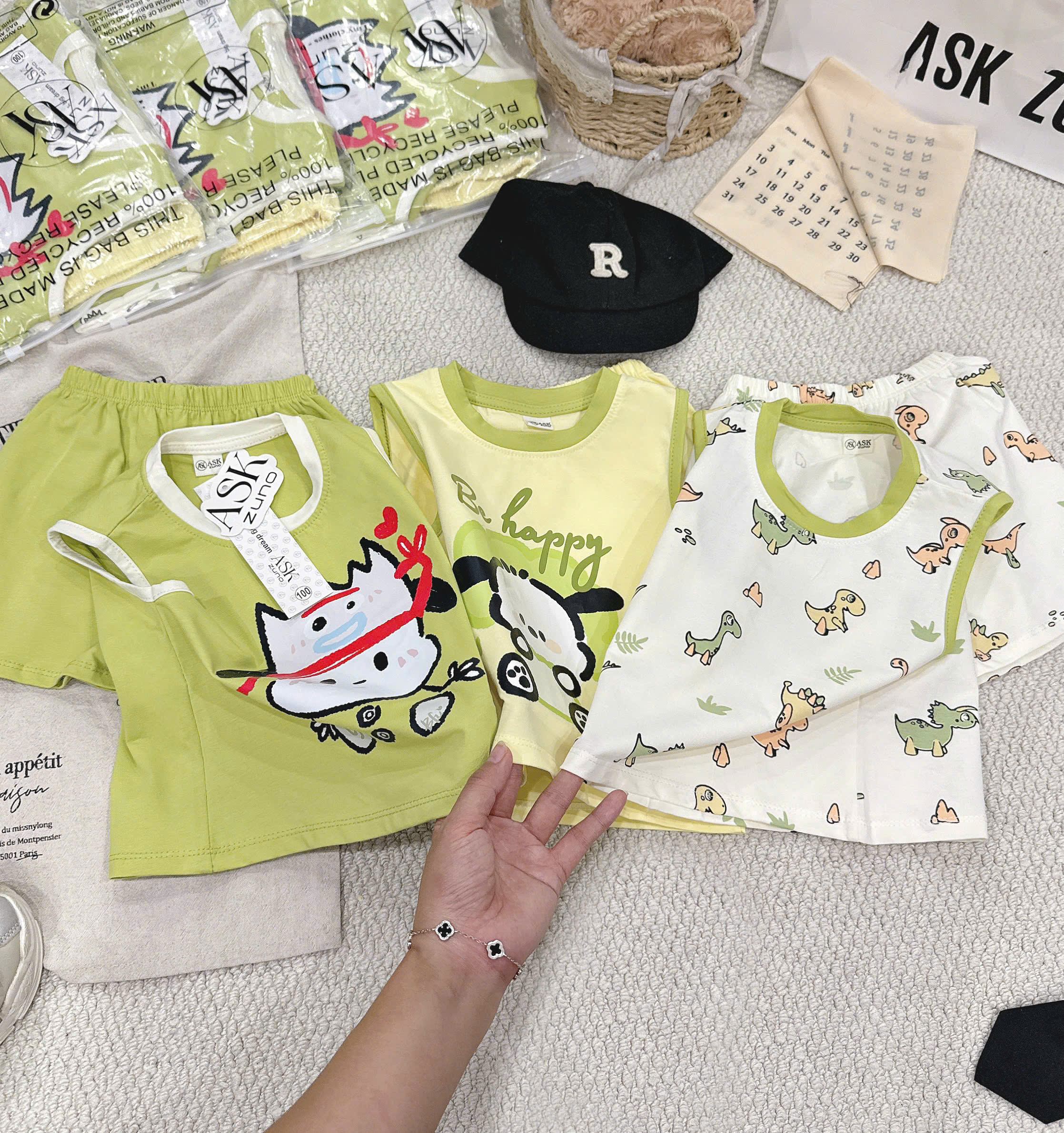 XẢ B302 - STE 3 BỘ KHỦNG LONG HOẠT HÌNH MÀU XANH CỐM