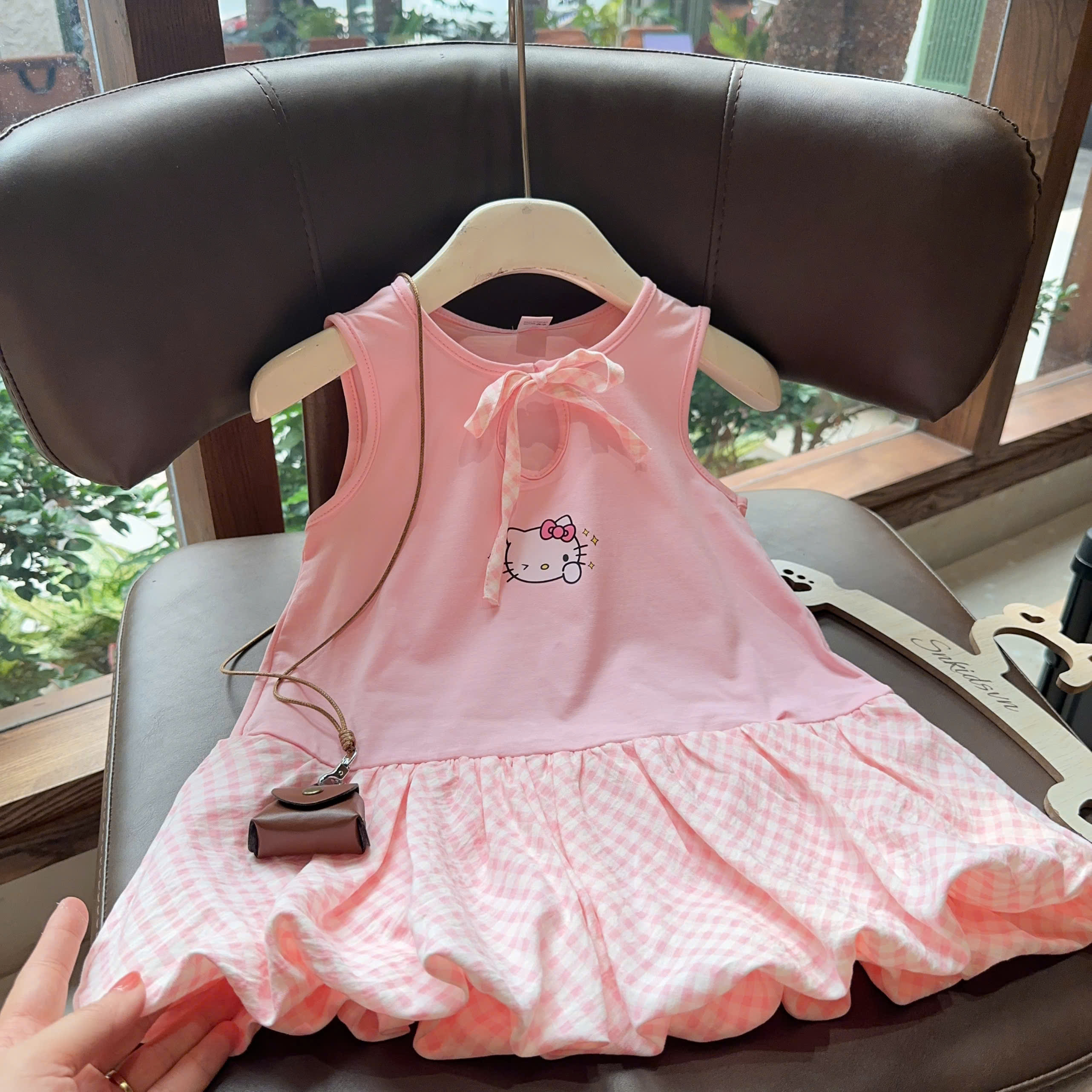 XẢ B315 - VÁY BÍ HỒNG KITTY PHỐI CARO KẺ