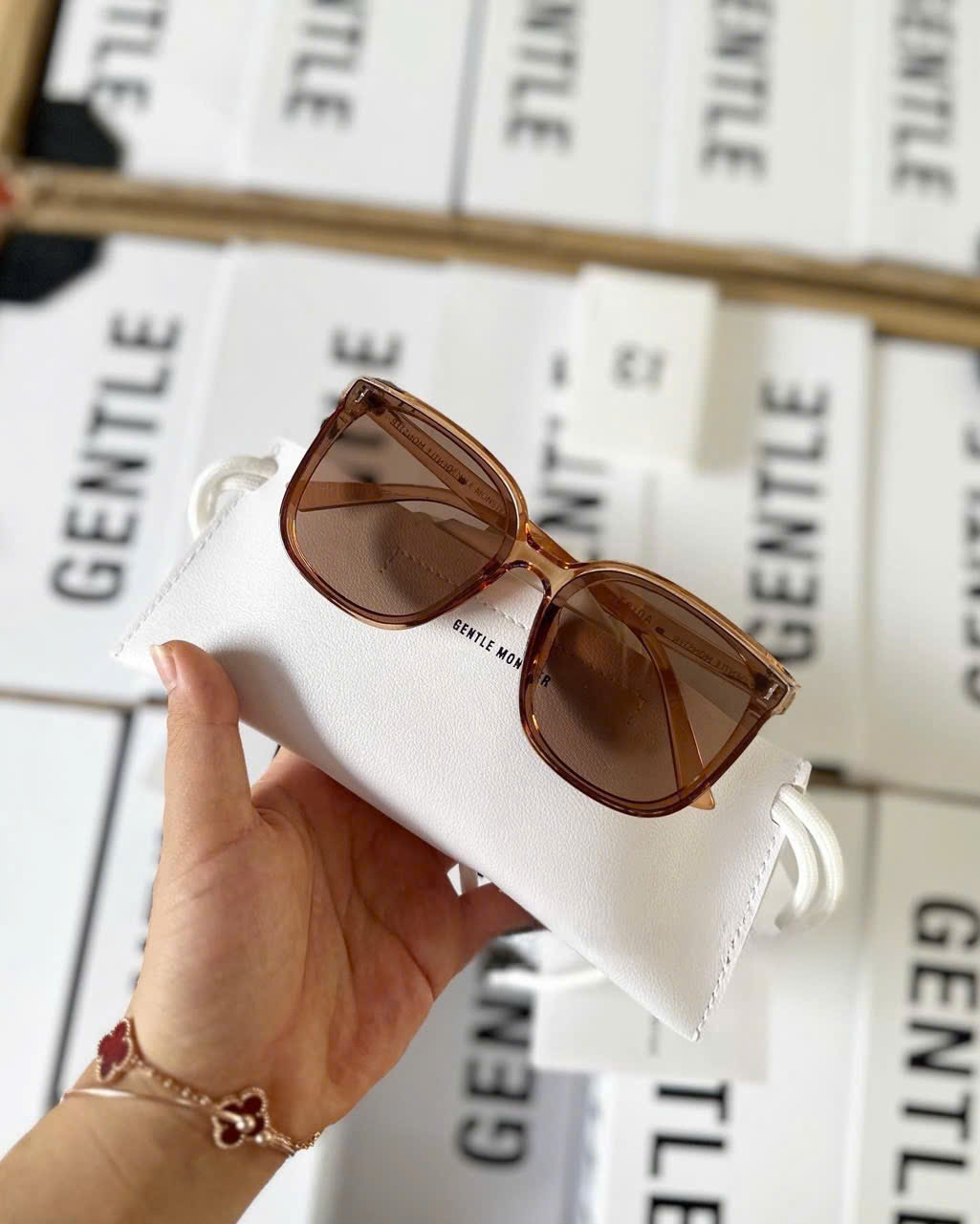 B324 - KÍNH THỜI TRANG GENTLE MONSTER
