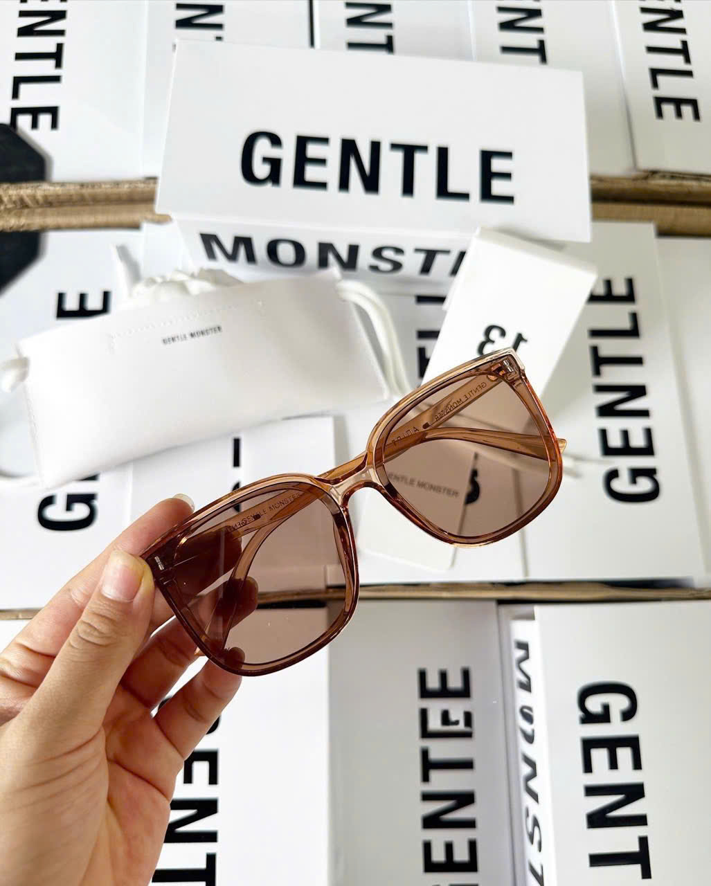 B324 - KÍNH THỜI TRANG GENTLE MONSTER